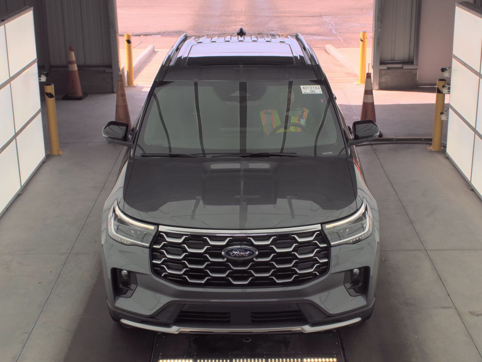 2025 Ford Explorer Platinum RWD