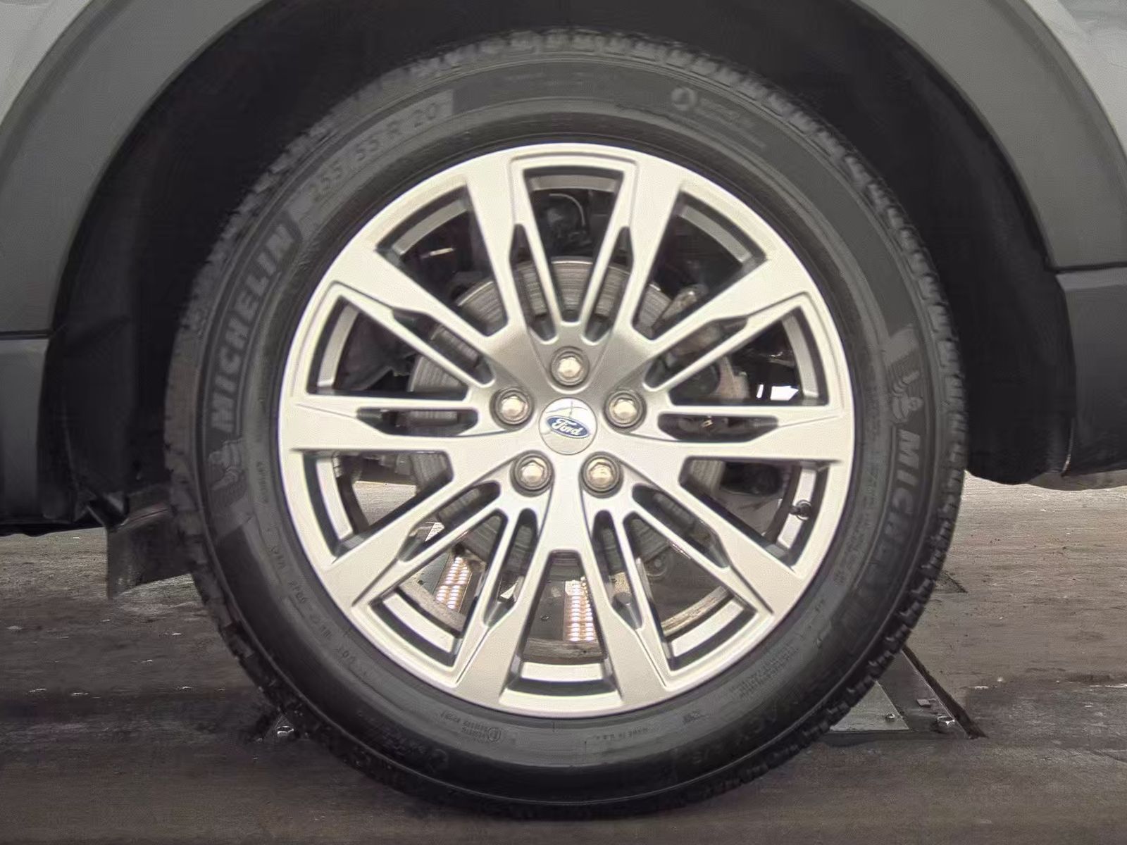 2025 Ford Explorer Platinum RWD