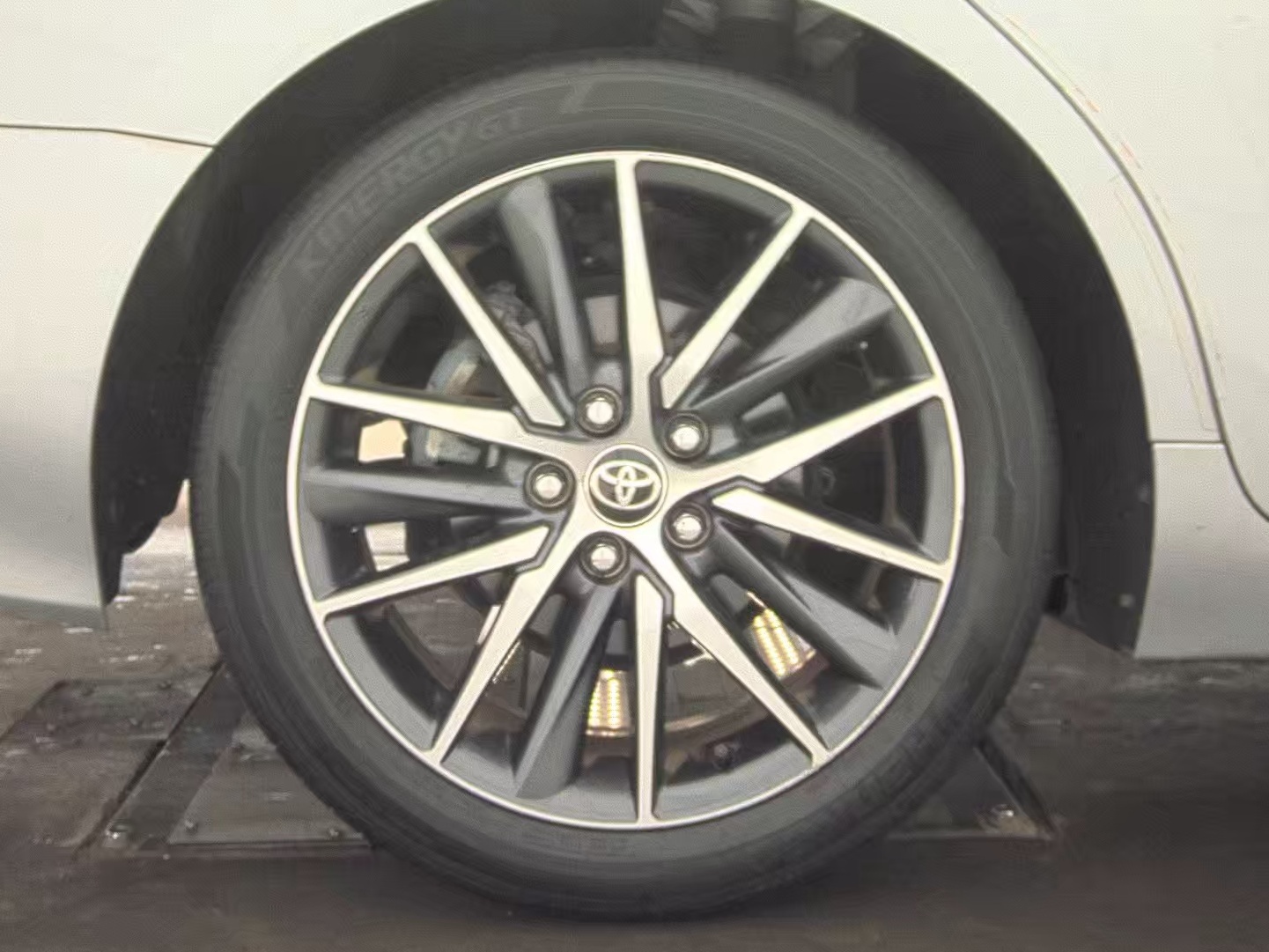 2021 Toyota Camry XLE FWD