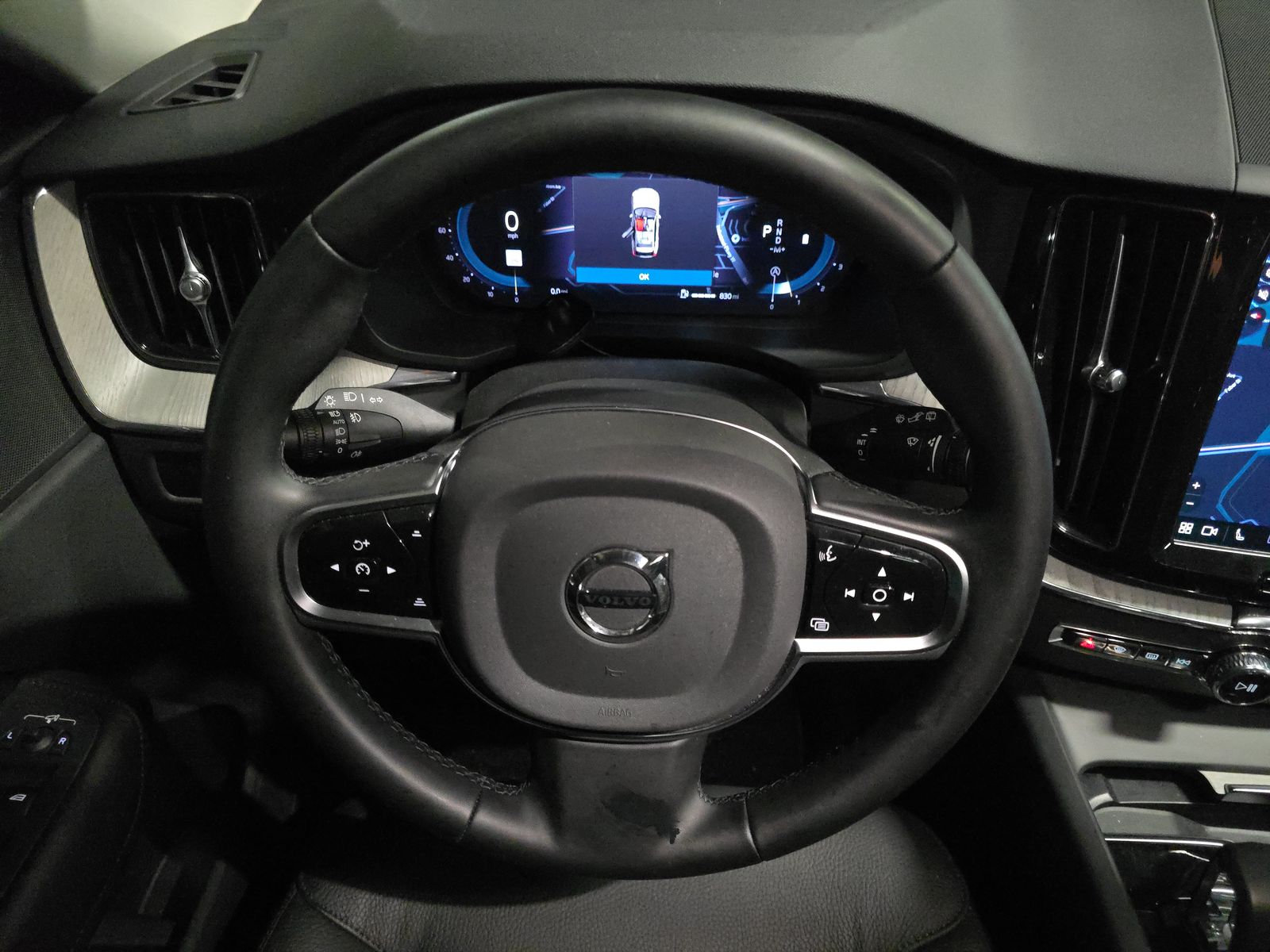 2025 Volvo XC60 B5 Plus AWD