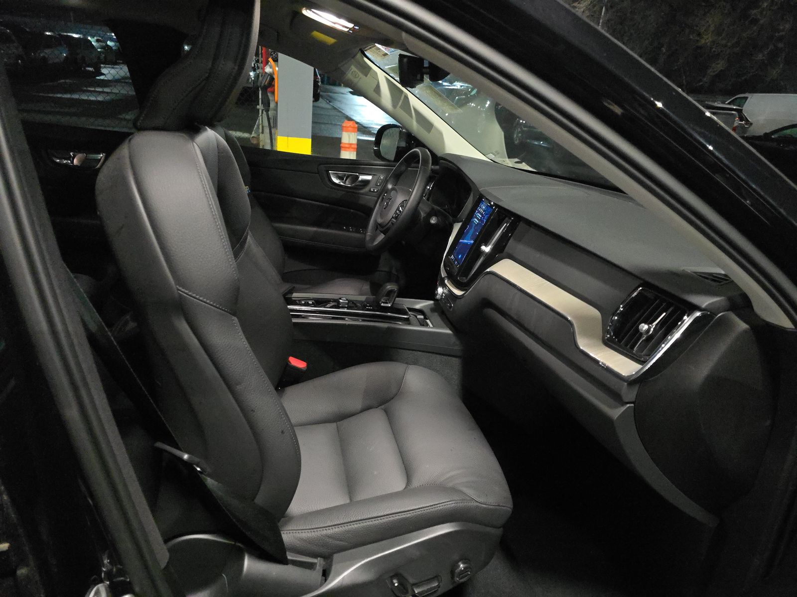 2025 Volvo XC60 B5 Plus AWD