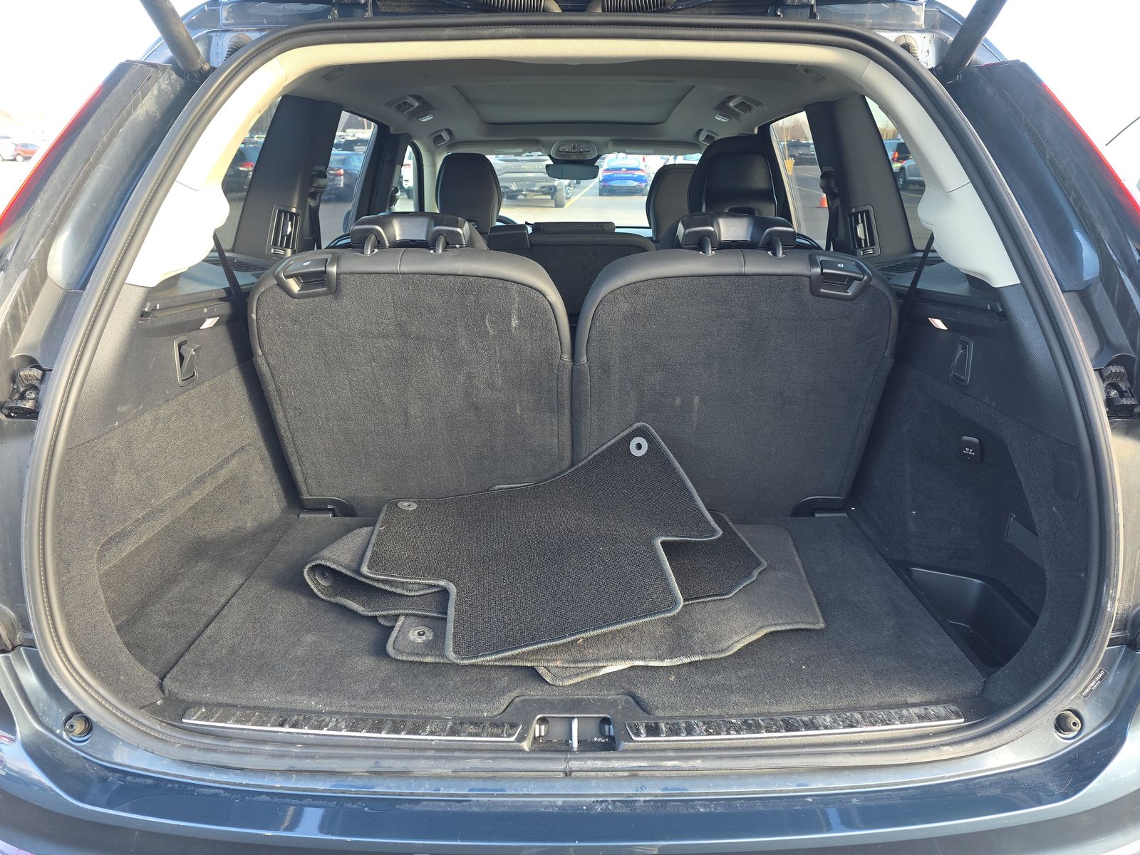 2025 Volvo XC90 B6 Plus AWD