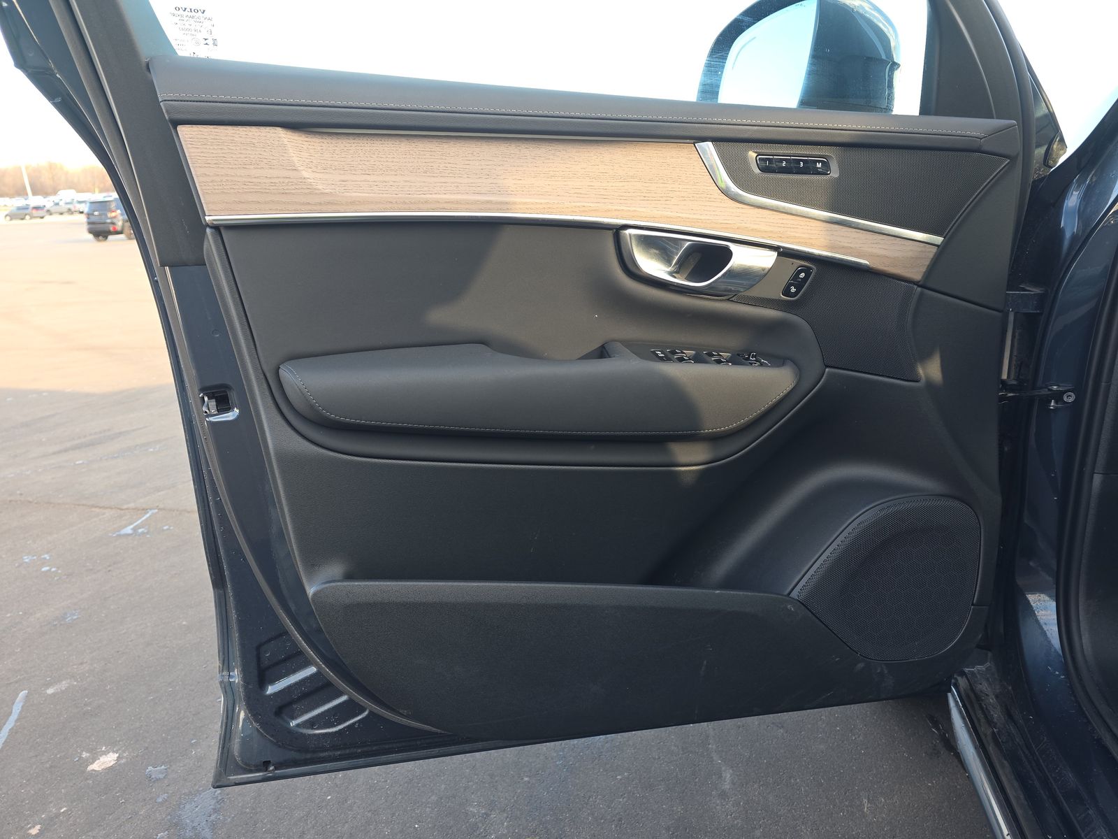 2025 Volvo XC90 B6 Plus AWD