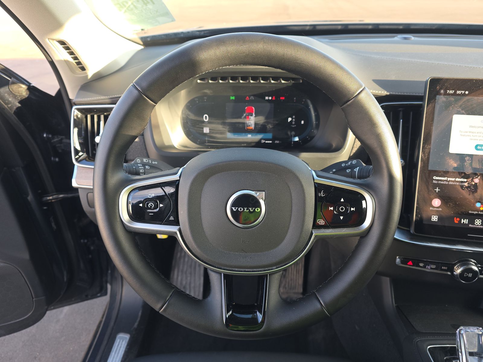 2025 Volvo XC90 B6 Plus AWD