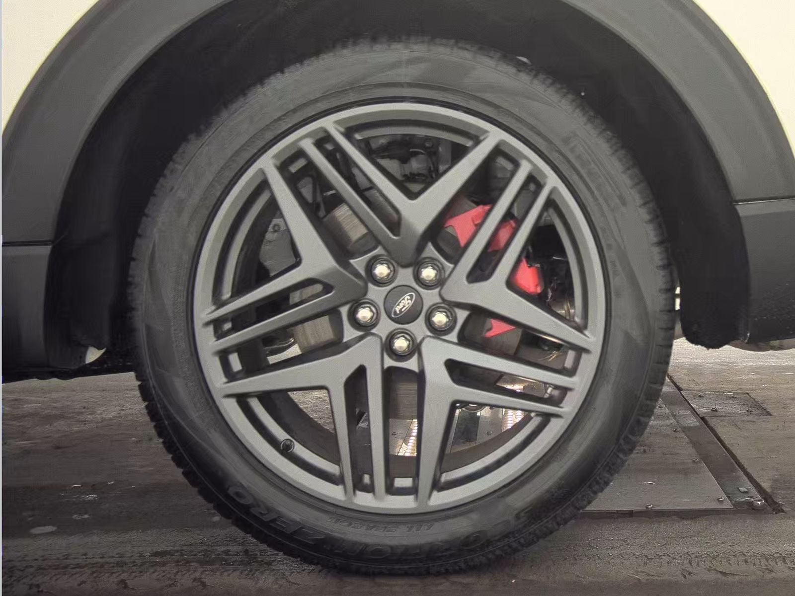 2025 Ford Explorer ST-Line RWD