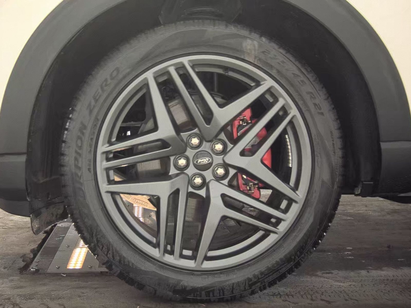 2025 Ford Explorer ST-Line RWD