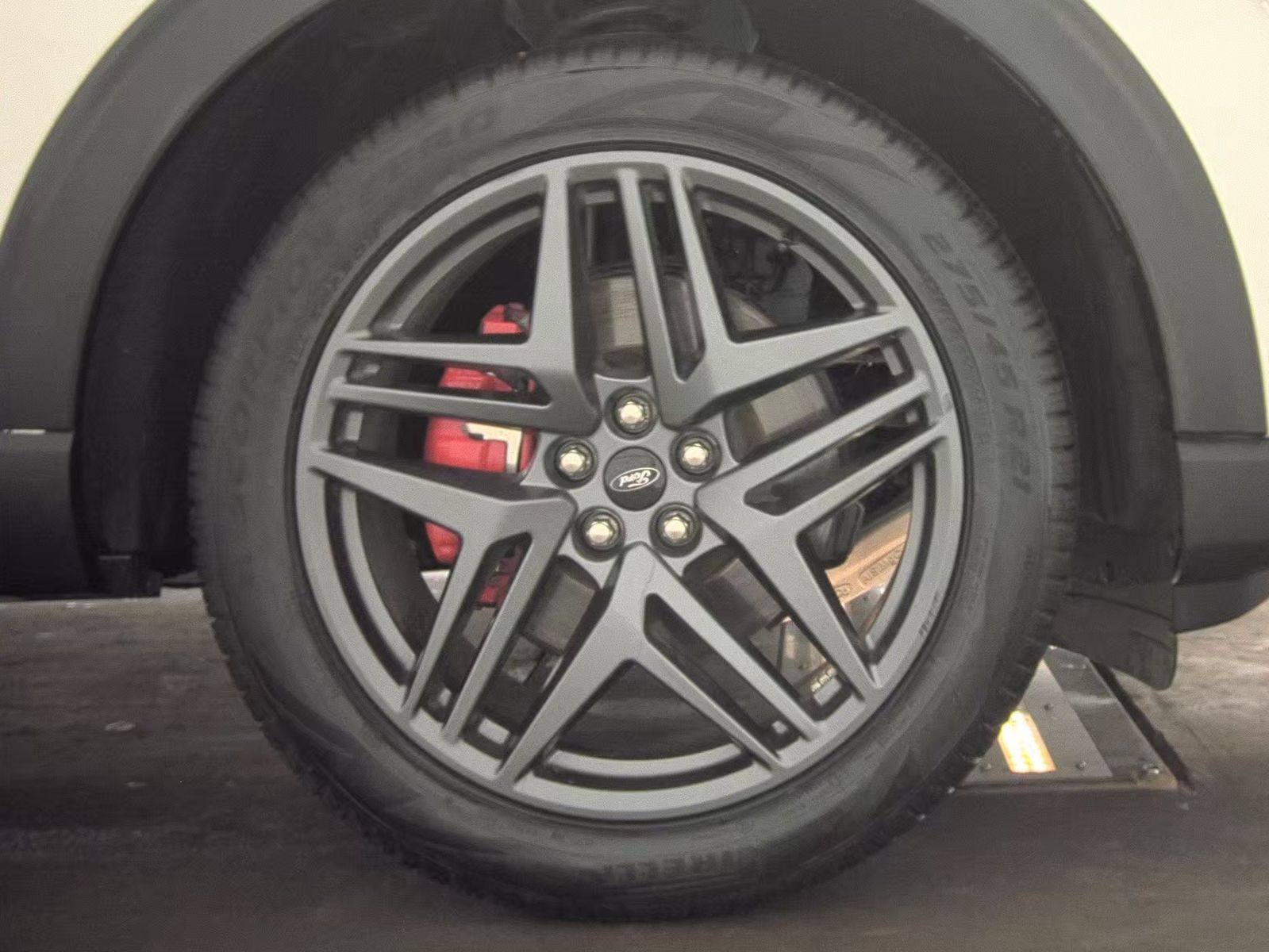 2025 Ford Explorer ST-Line RWD