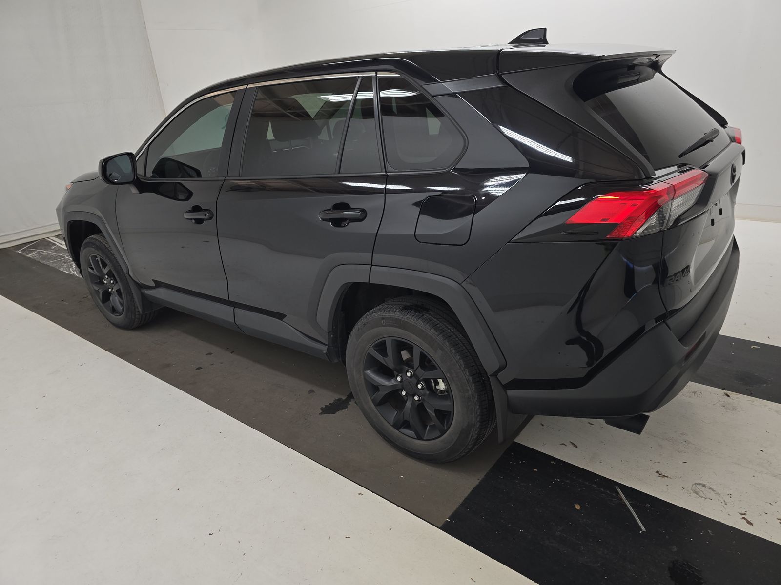2022 Toyota RAV4 LE FWD