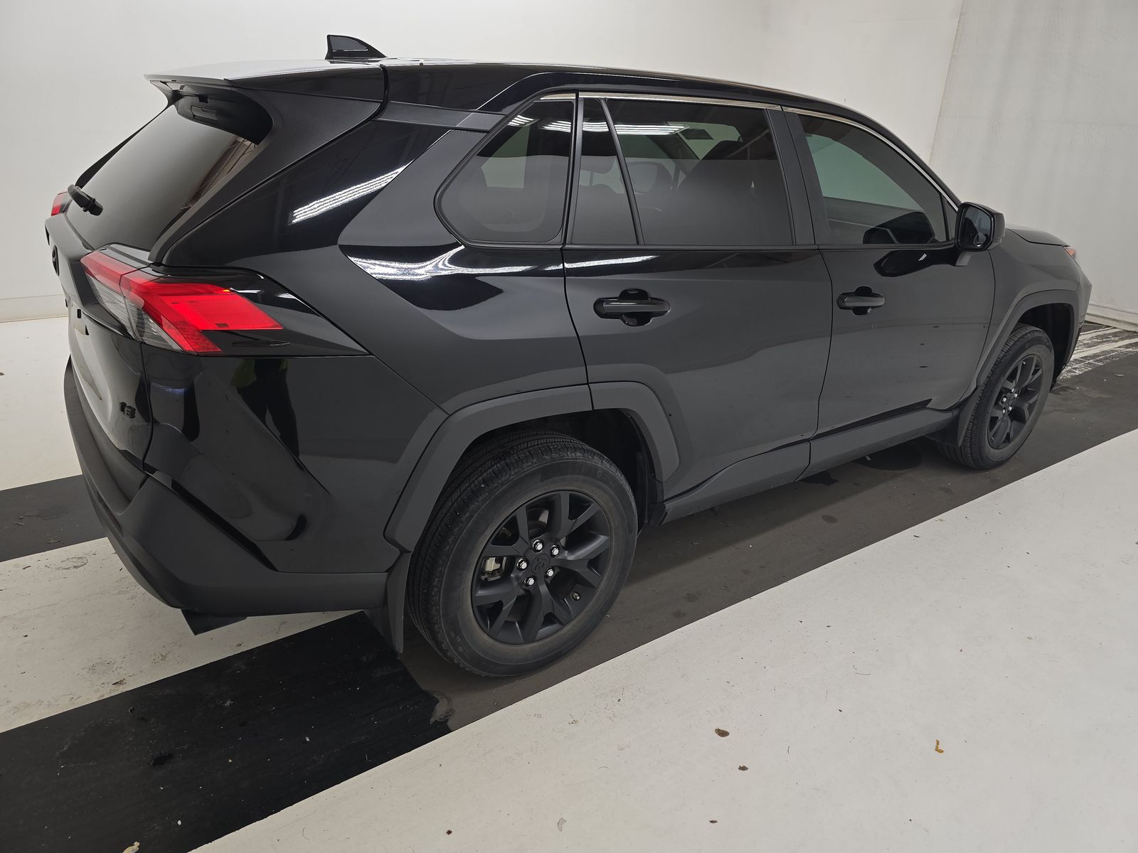 2022 Toyota RAV4 LE FWD