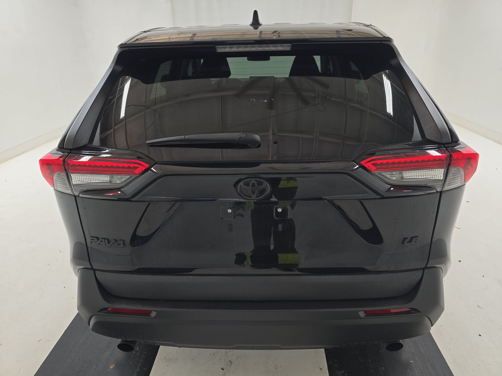 2022 Toyota RAV4 LE FWD