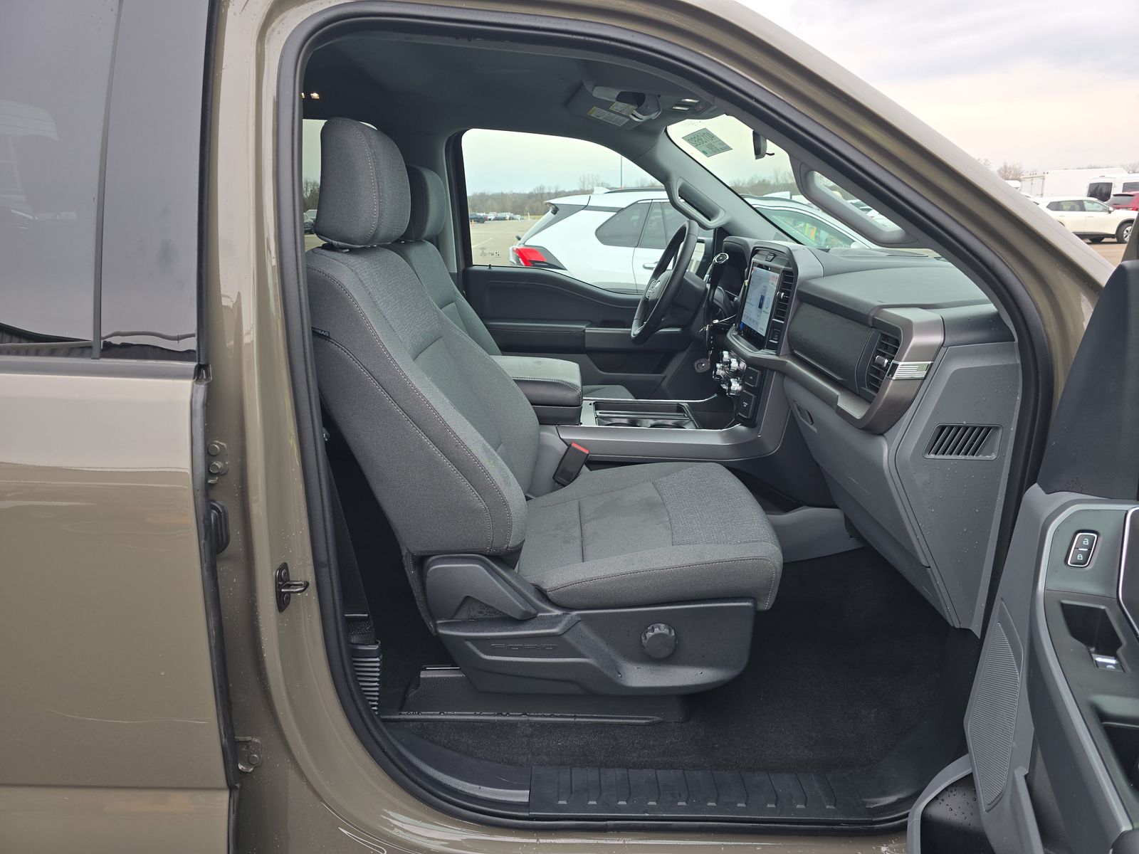 2025 Ford F-150 Hybrid XLT AWD