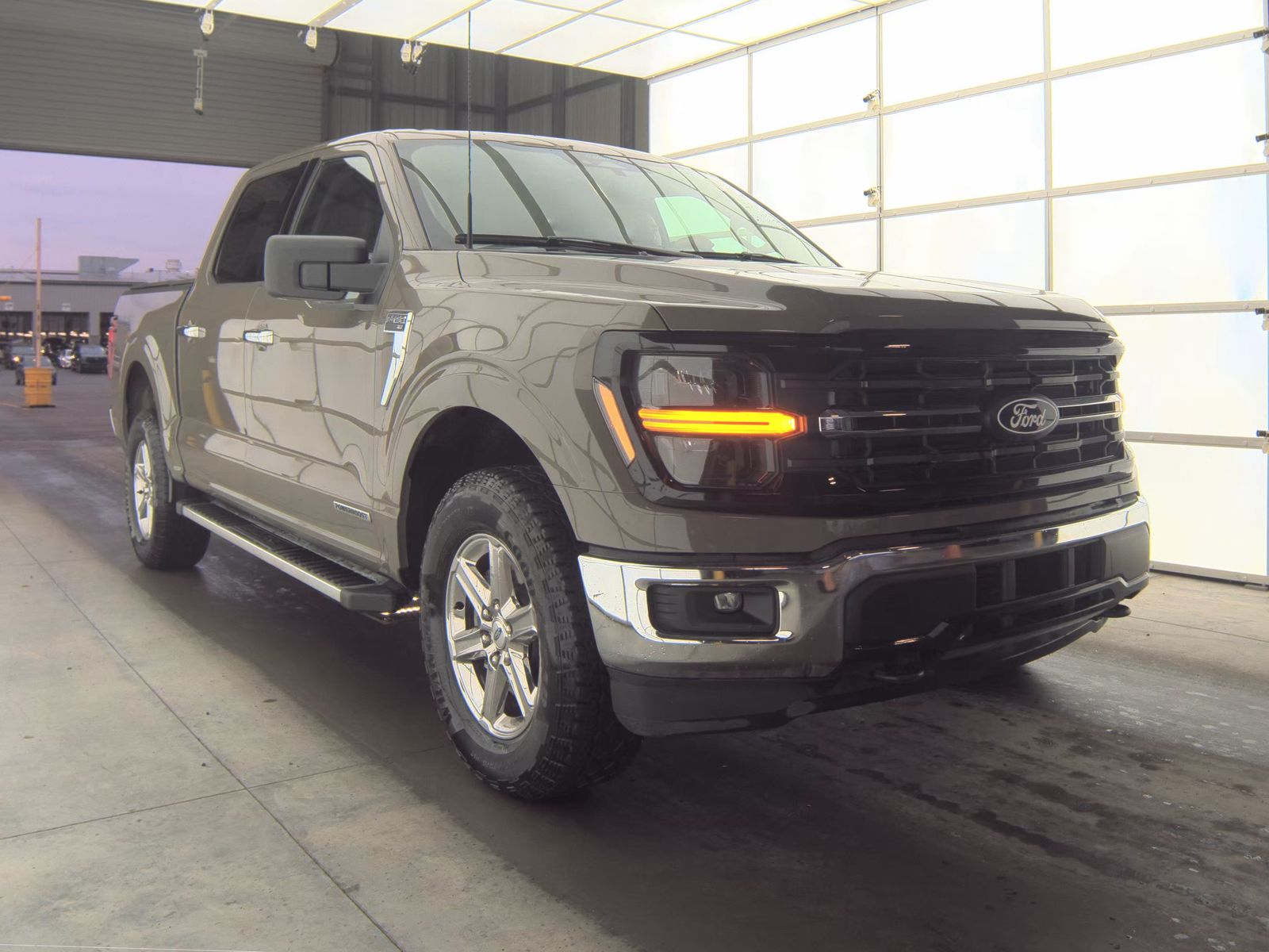 2025 Ford F-150 Hybrid XLT AWD
