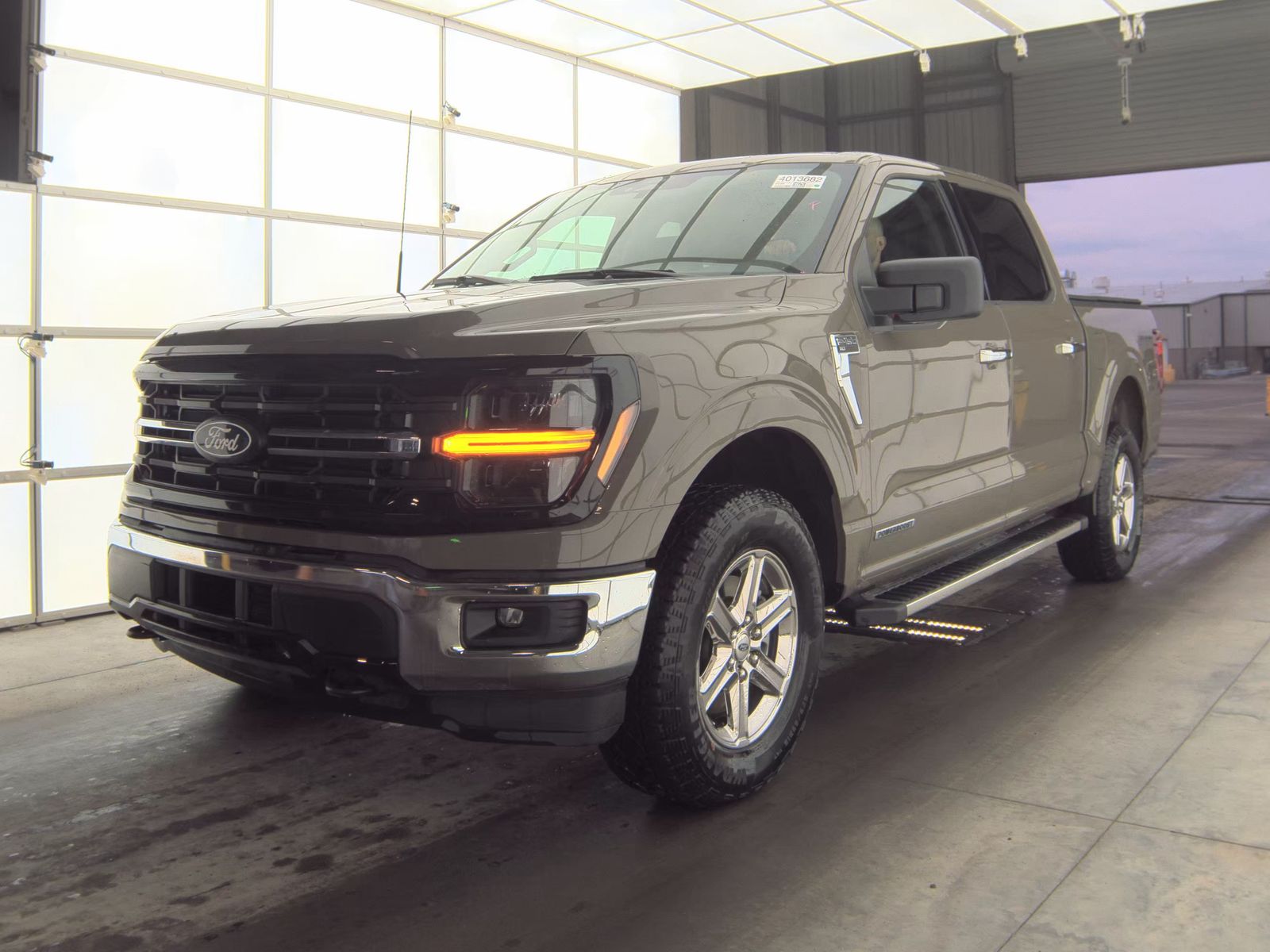 2025 Ford F-150 Hybrid XLT AWD
