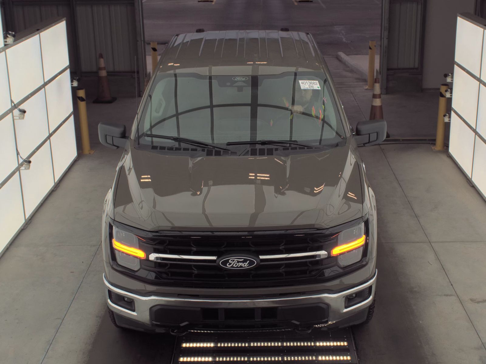 2025 Ford F-150 Hybrid XLT AWD