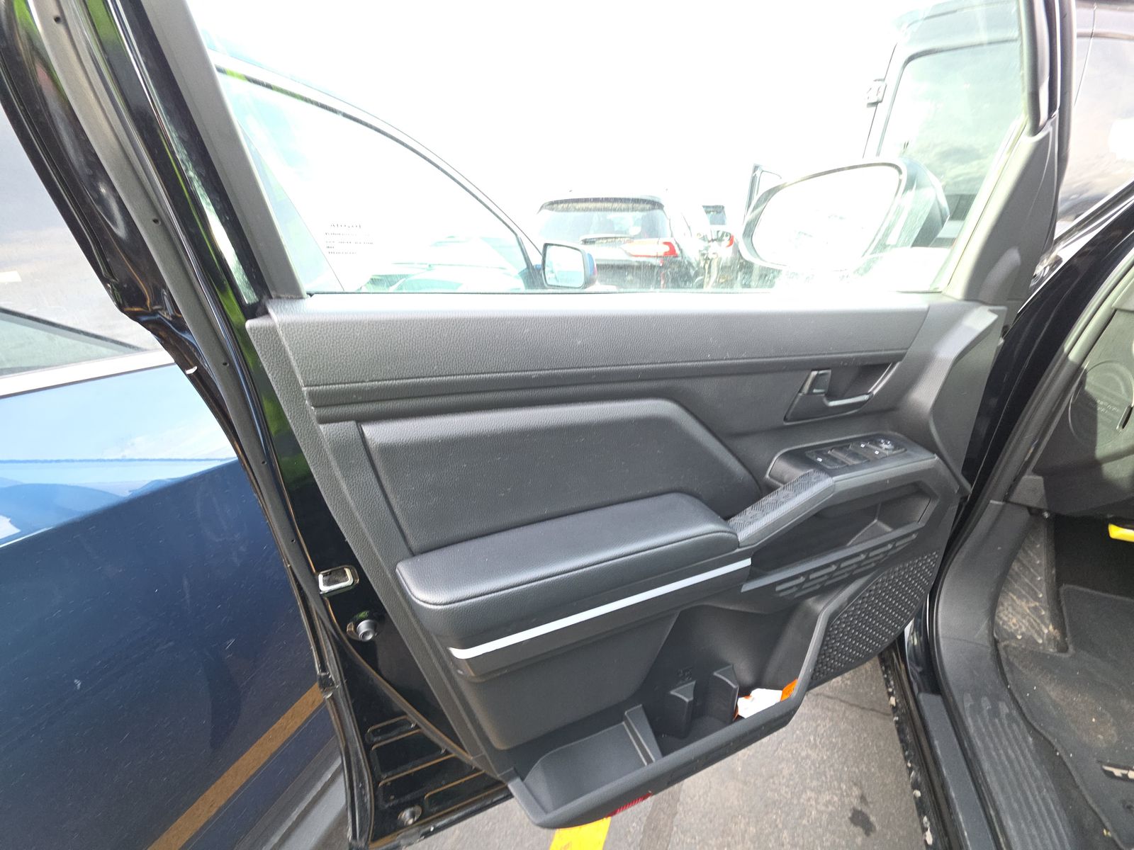 2025 Toyota Tacoma SR5 AWD