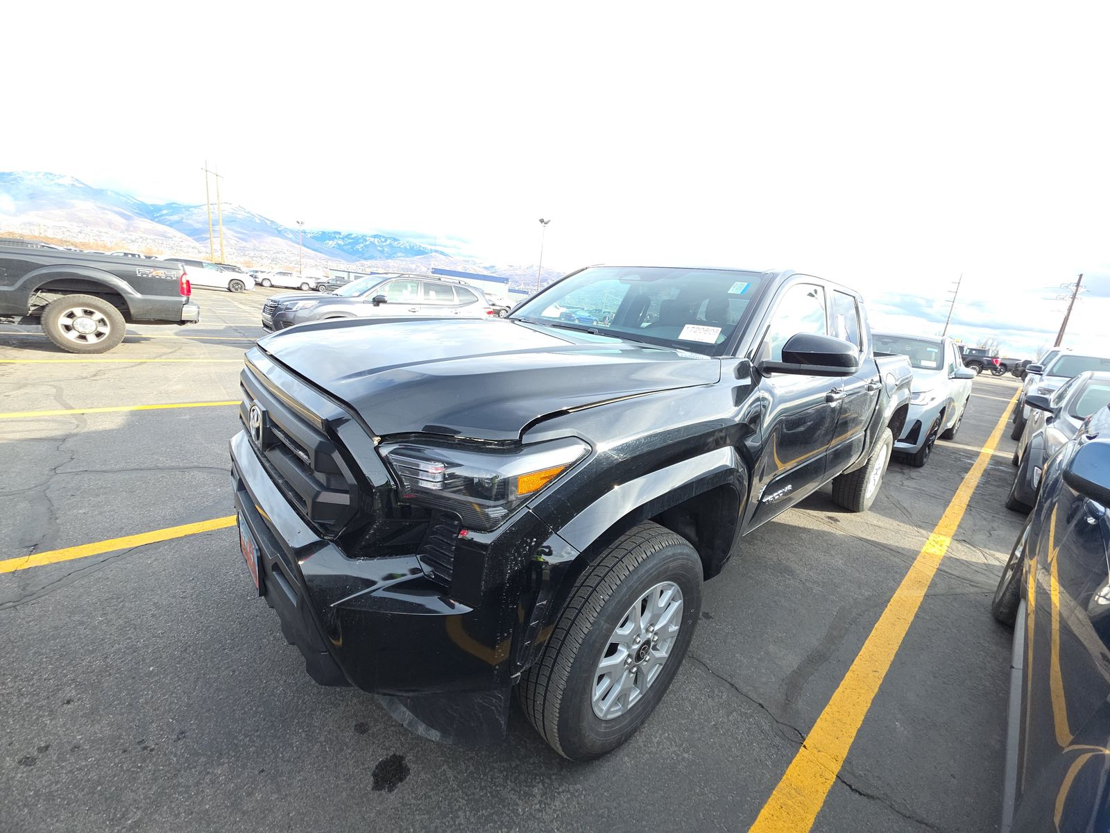 2025 Toyota Tacoma SR5 AWD