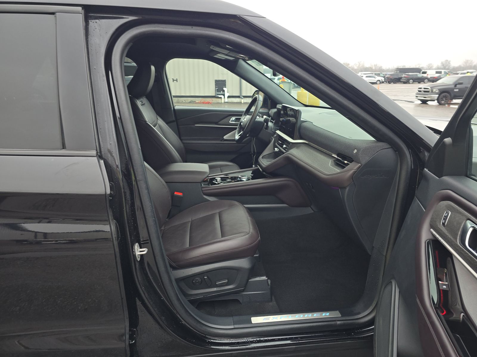 2025 Ford Explorer Platinum FWD