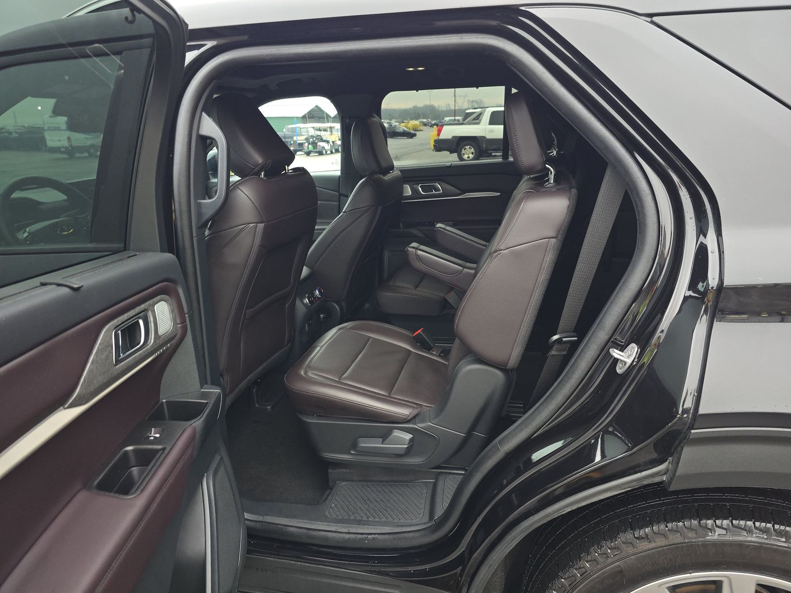 2025 Ford Explorer Platinum FWD