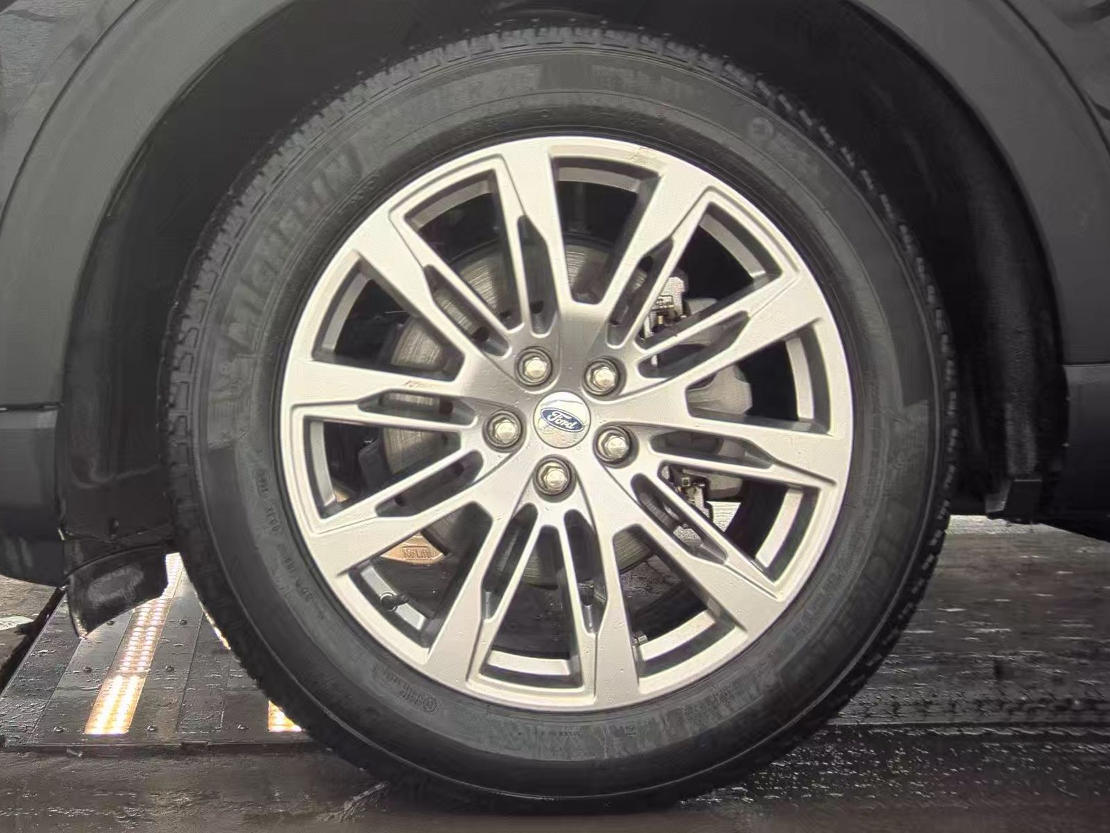 2025 Ford Explorer Platinum FWD