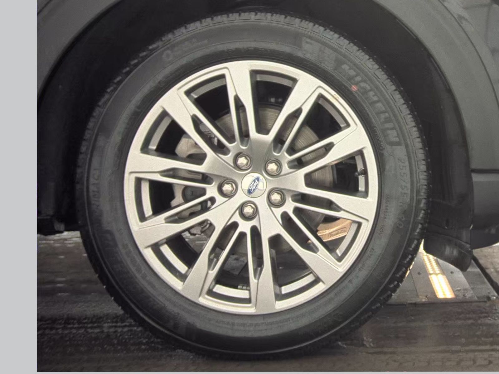 2025 Ford Explorer Platinum FWD