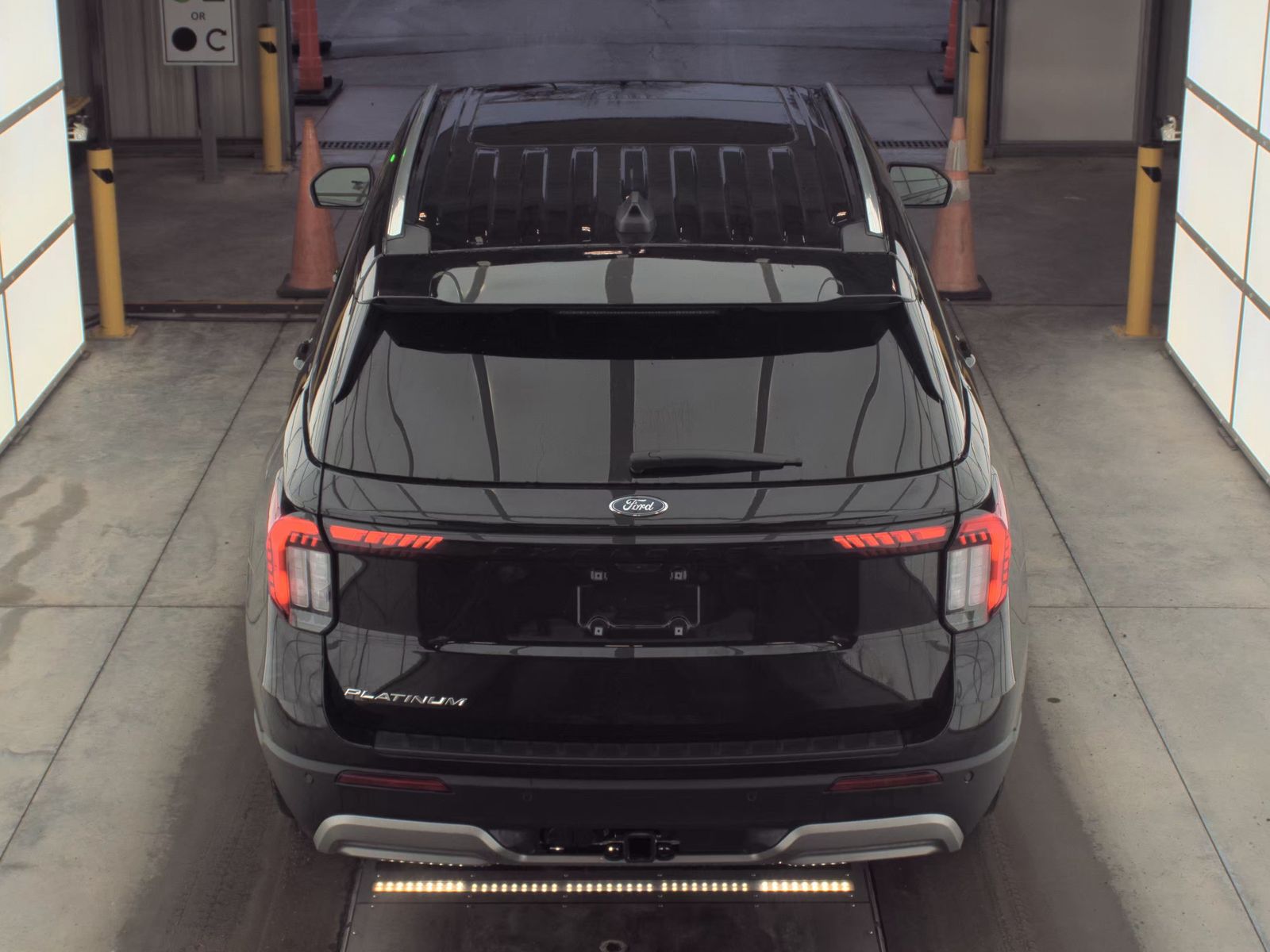 2025 Ford Explorer Platinum FWD