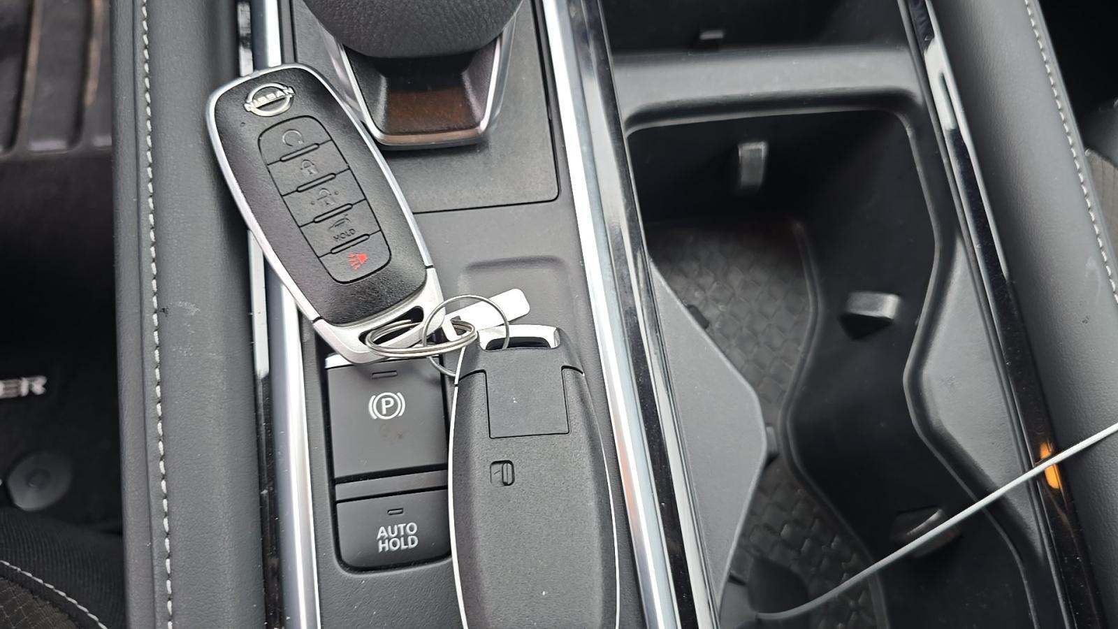 2025 Nissan Pathfinder SL AWD