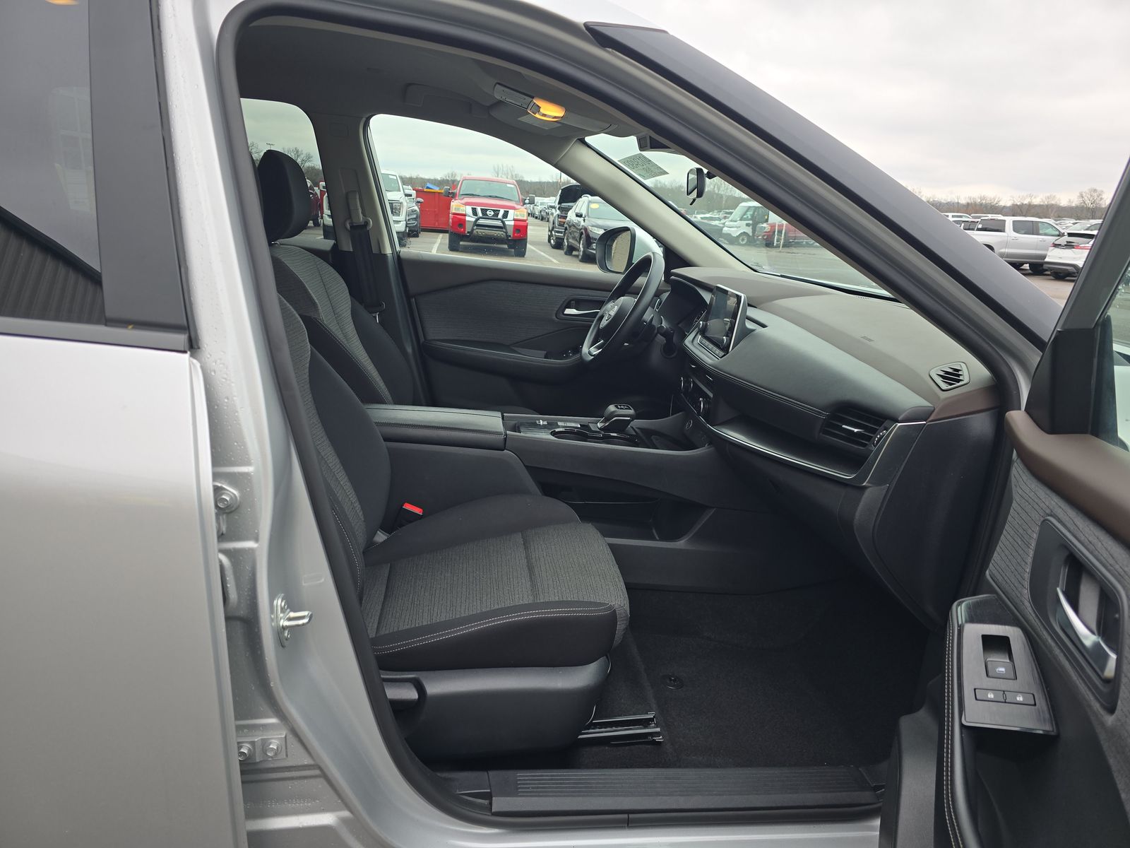 2023 Nissan Rogue SV FWD