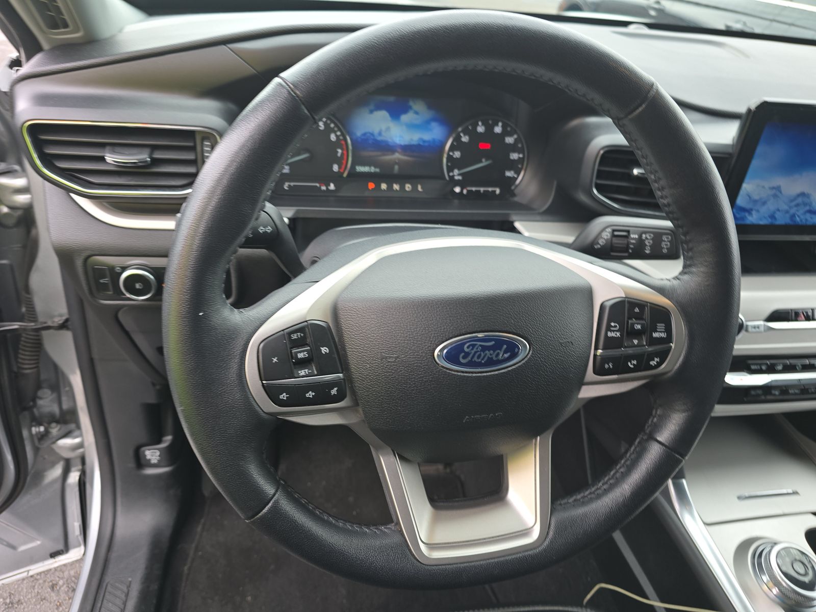 2024 Ford Explorer XLT RWD