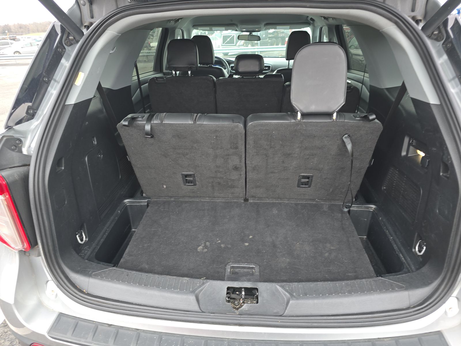 2024 Ford Explorer XLT RWD