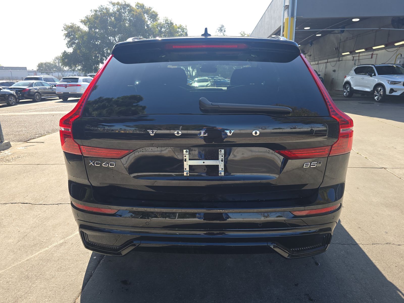 2025 Volvo XC60 B5 Plus FWD