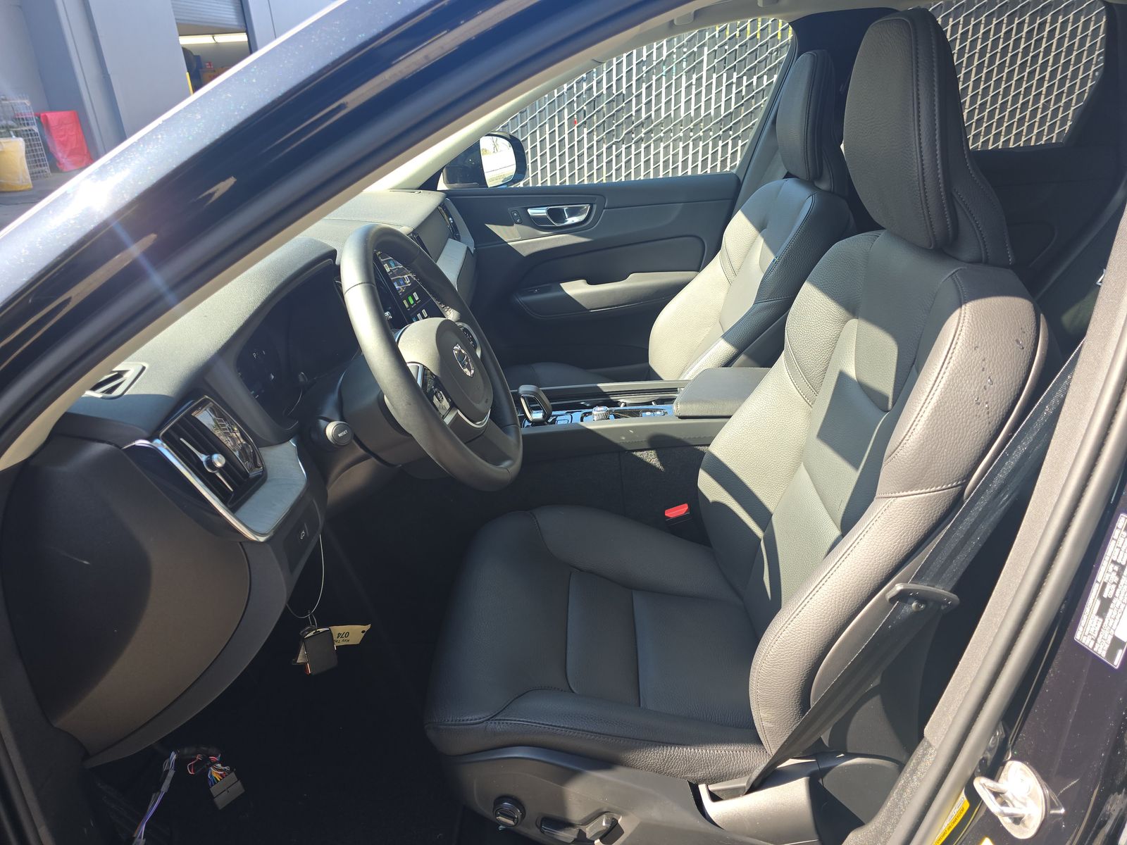 2025 Volvo XC60 B5 Plus FWD