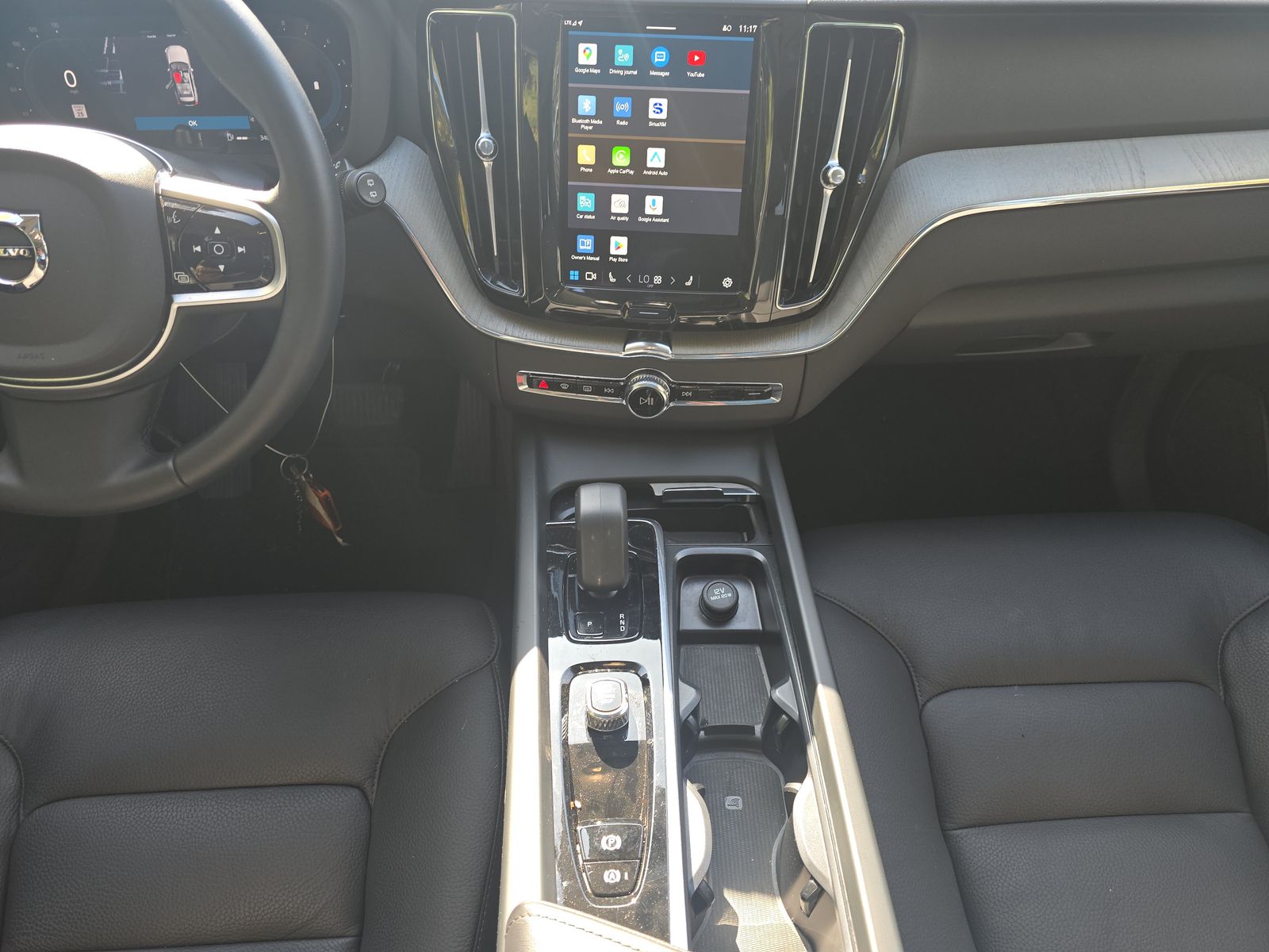 2025 Volvo XC60 B5 Plus FWD