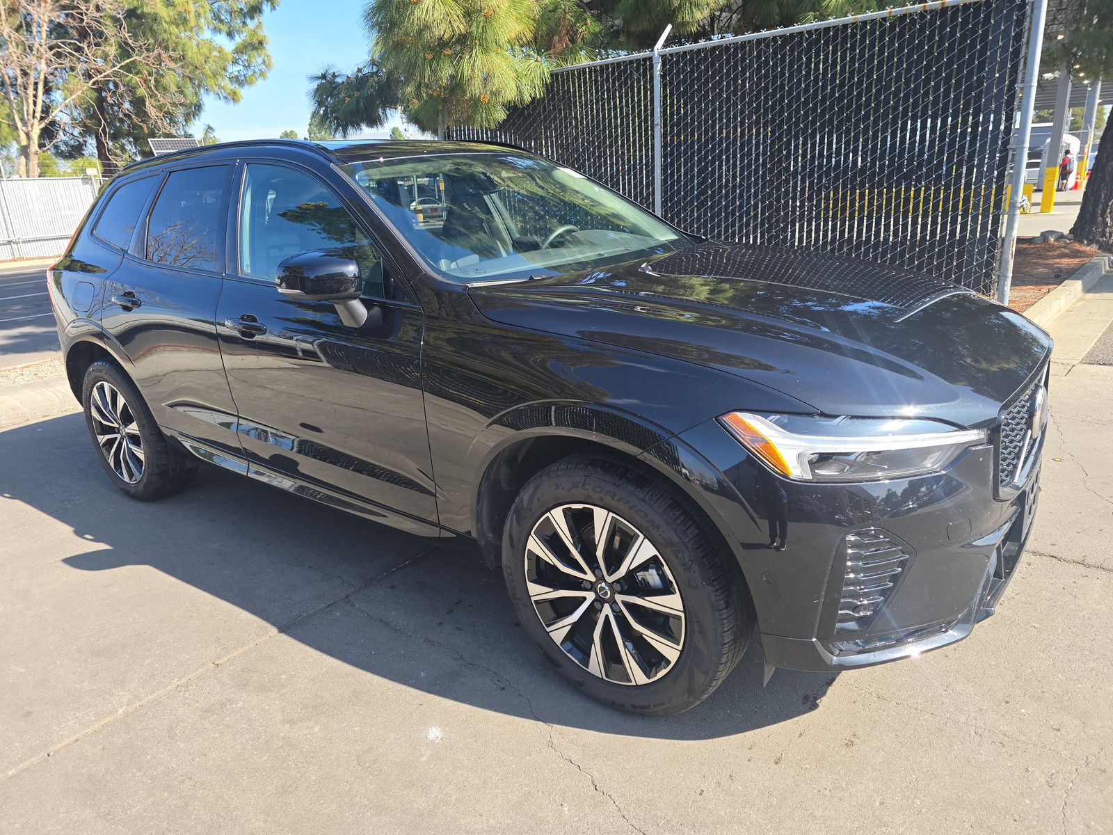 2025 Volvo XC60 B5 Plus FWD