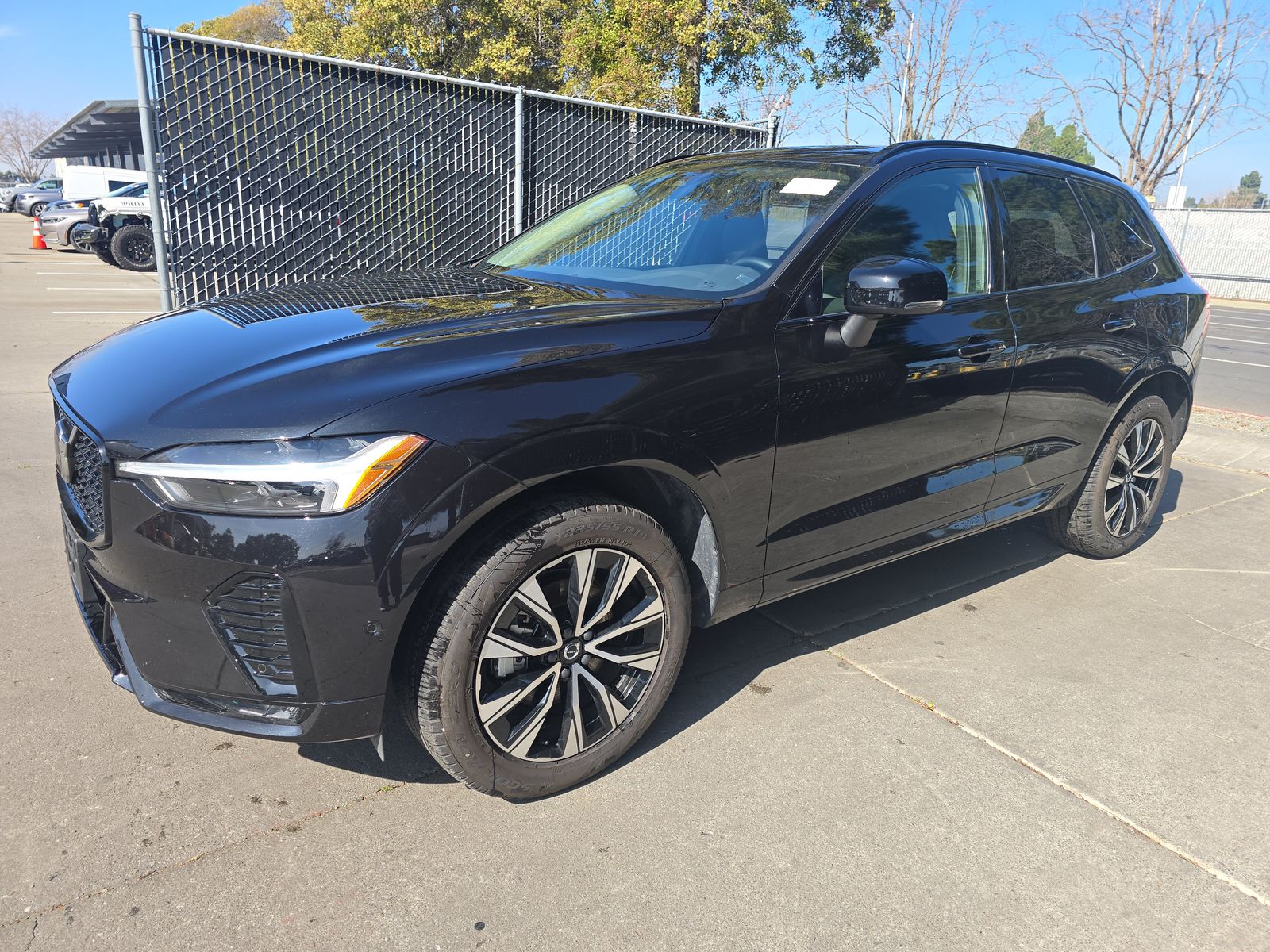 2025 Volvo XC60 B5 Plus FWD