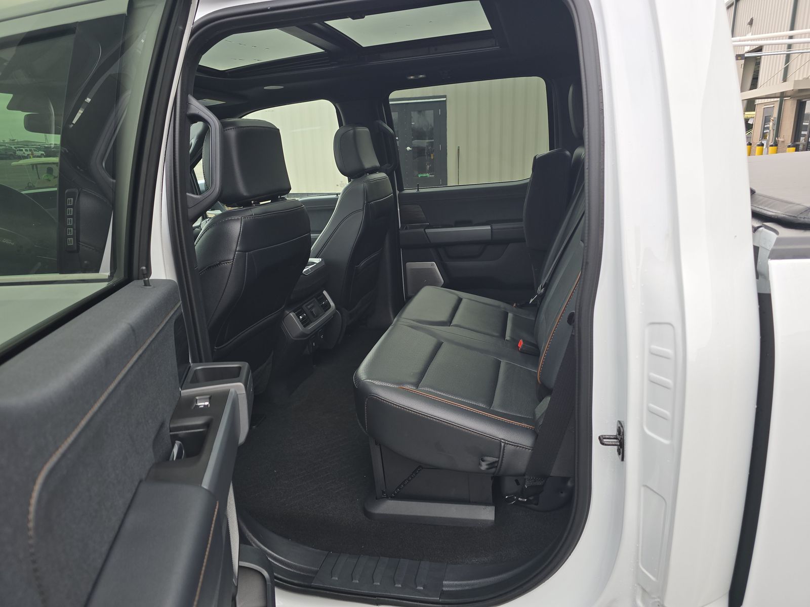 2024 Ford F-150 Hybrid Lariat AWD