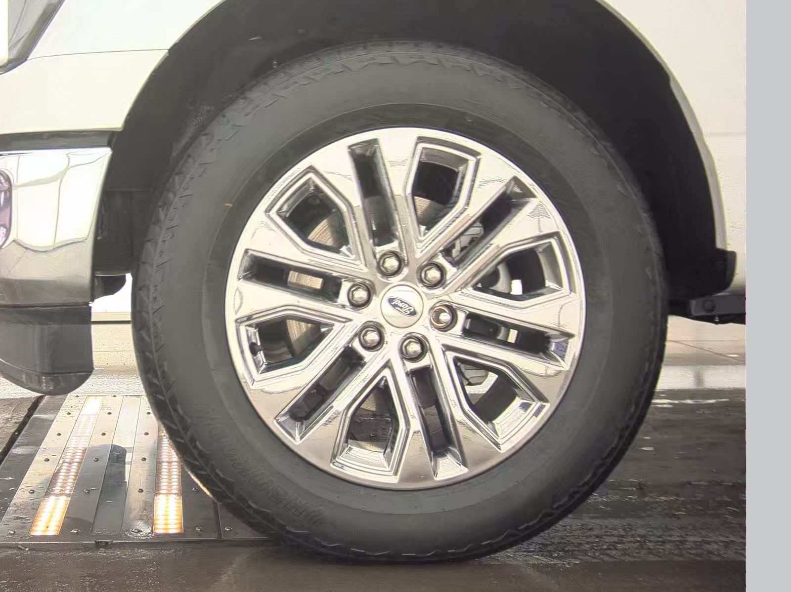 2024 Ford F-150 Hybrid Lariat AWD