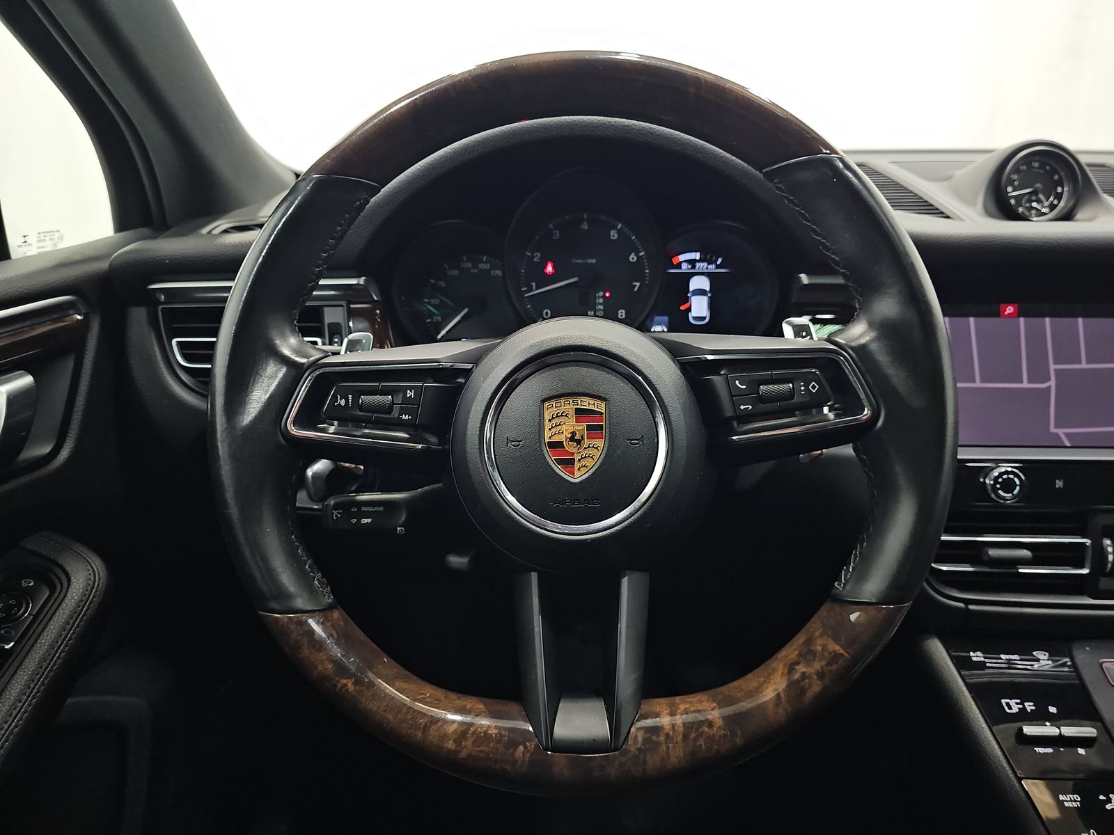 2022 Porsche Macan Base AWD