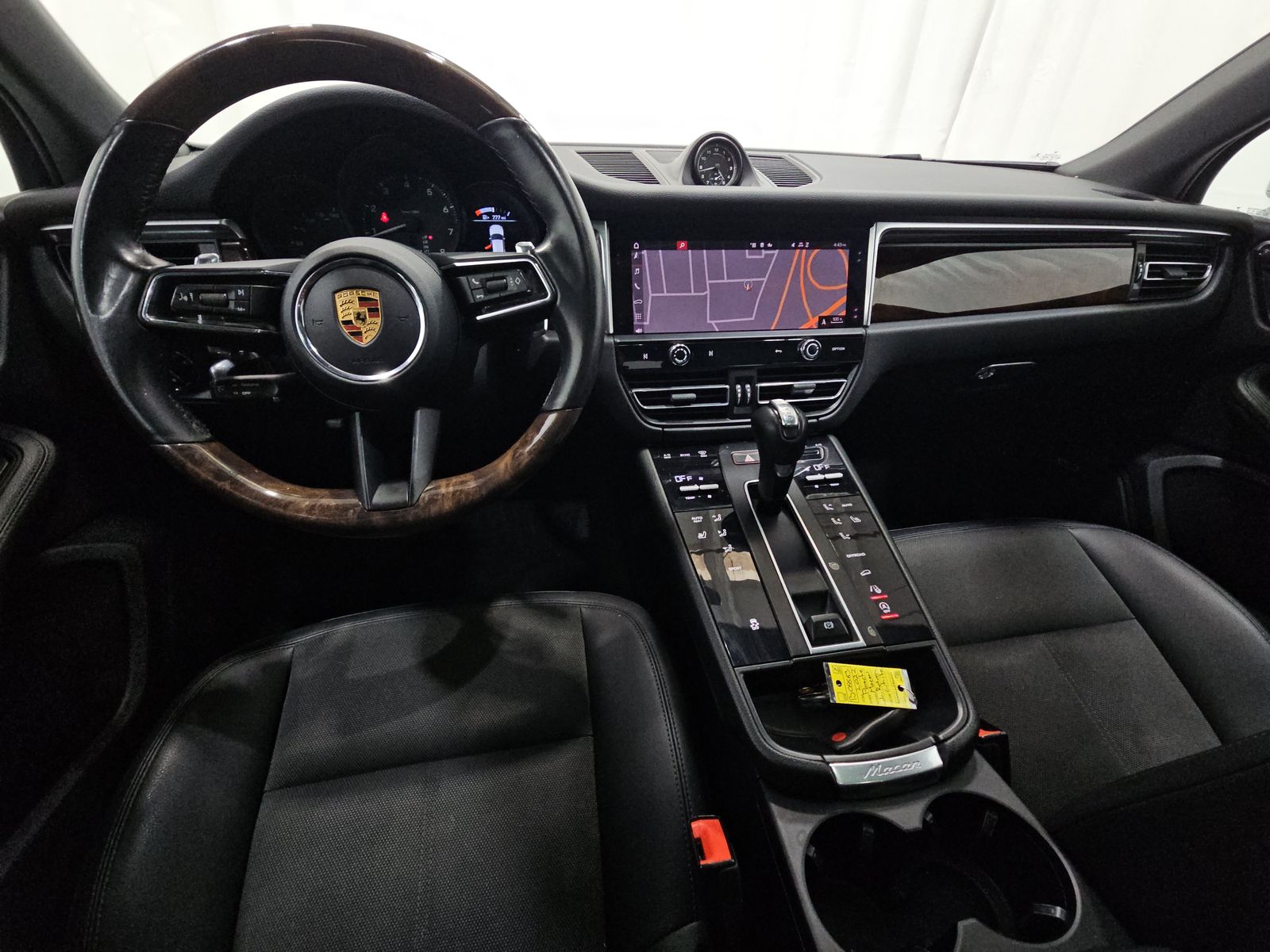 2022 Porsche Macan Base AWD