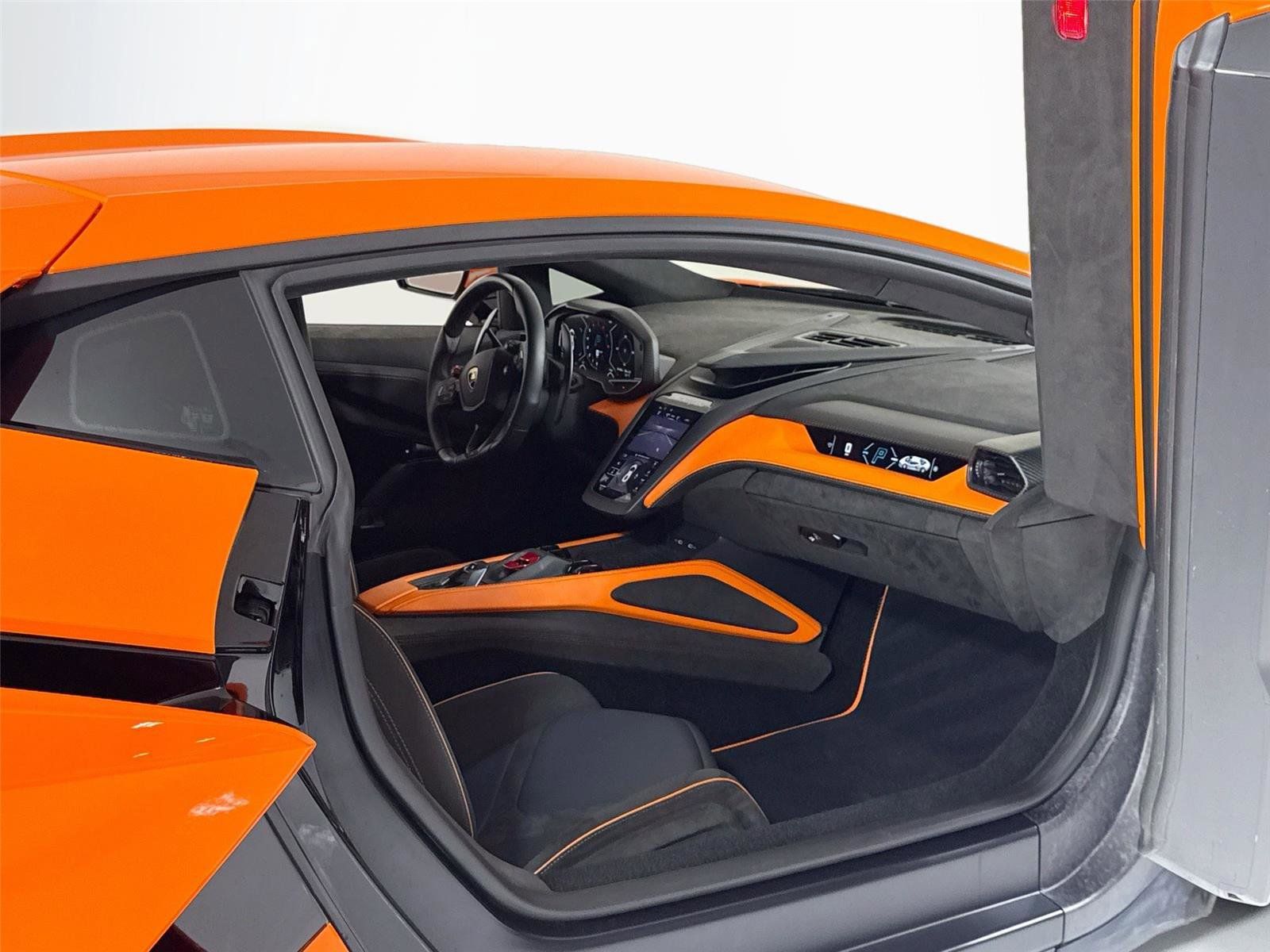 2024 Lamborghini Revuelto Base AWD