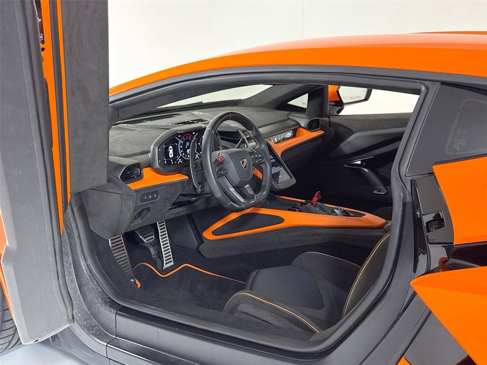 2024 Lamborghini Revuelto Base AWD