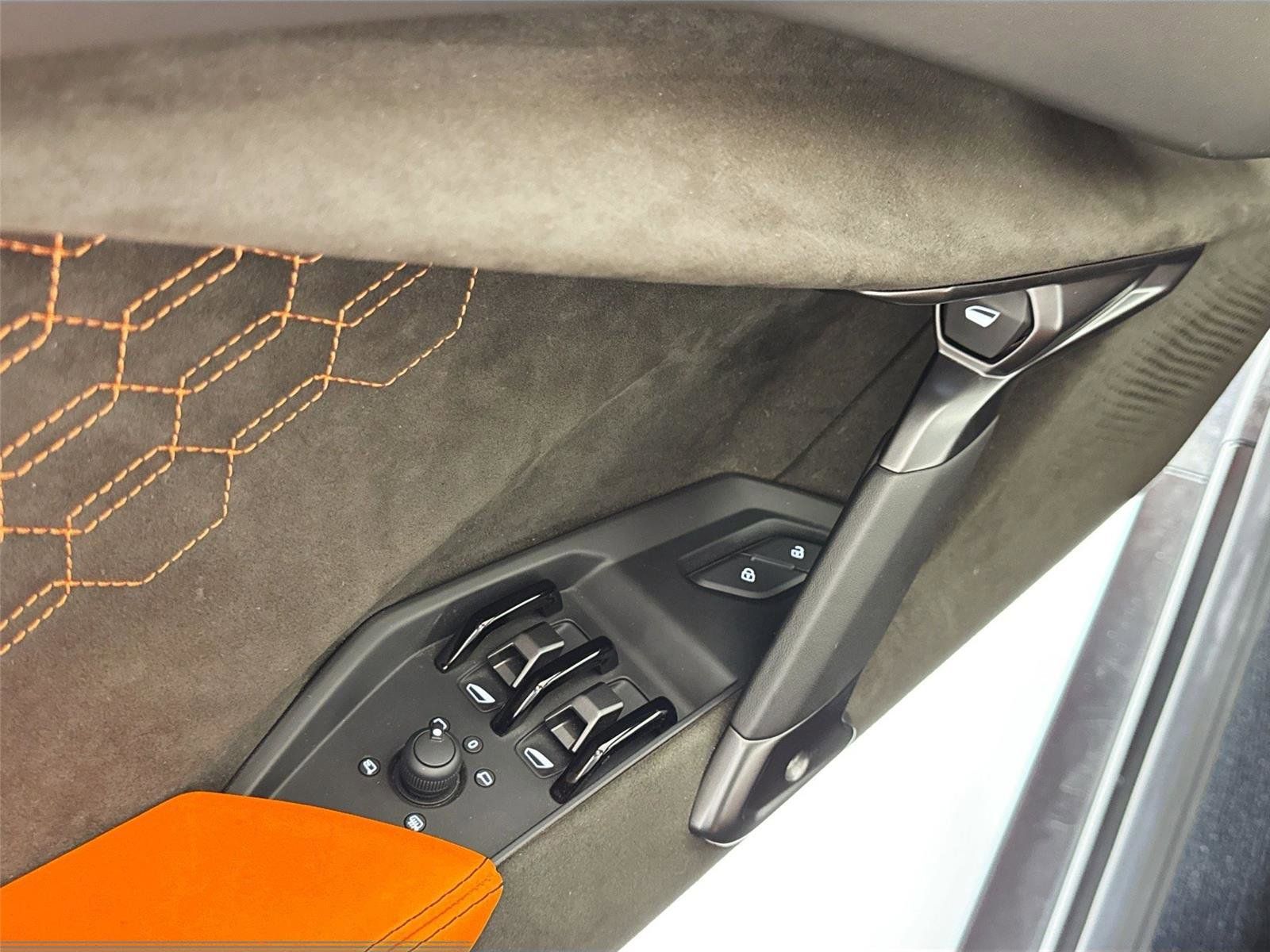 2024 Lamborghini Revuelto Base AWD