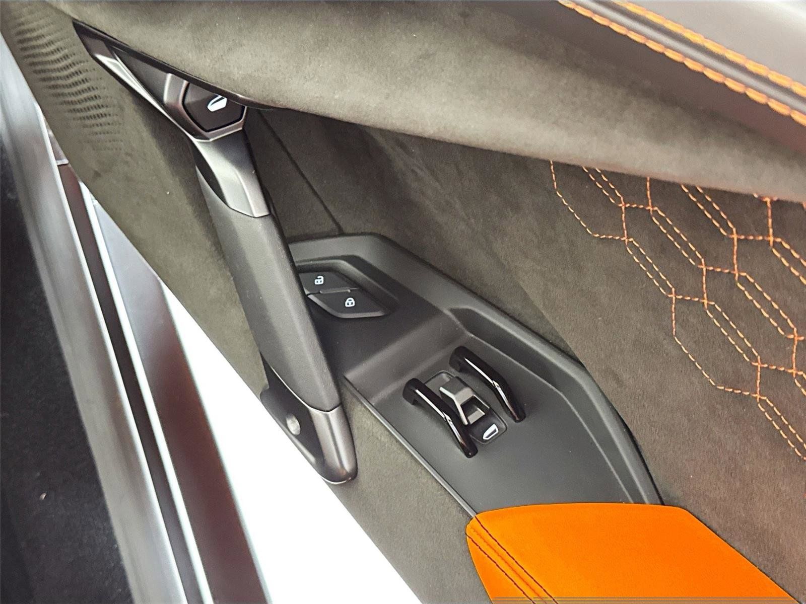 2024 Lamborghini Revuelto Base AWD