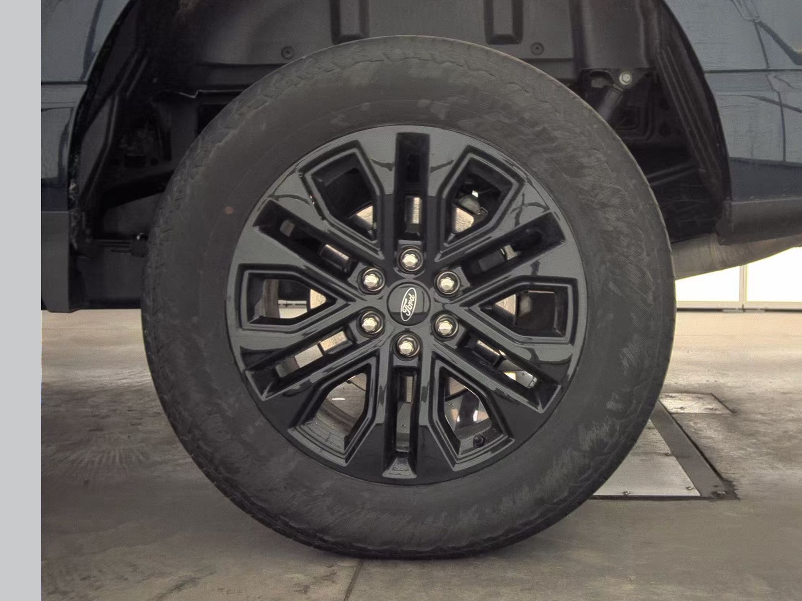 2025 Ford F-150 Hybrid Lariat AWD