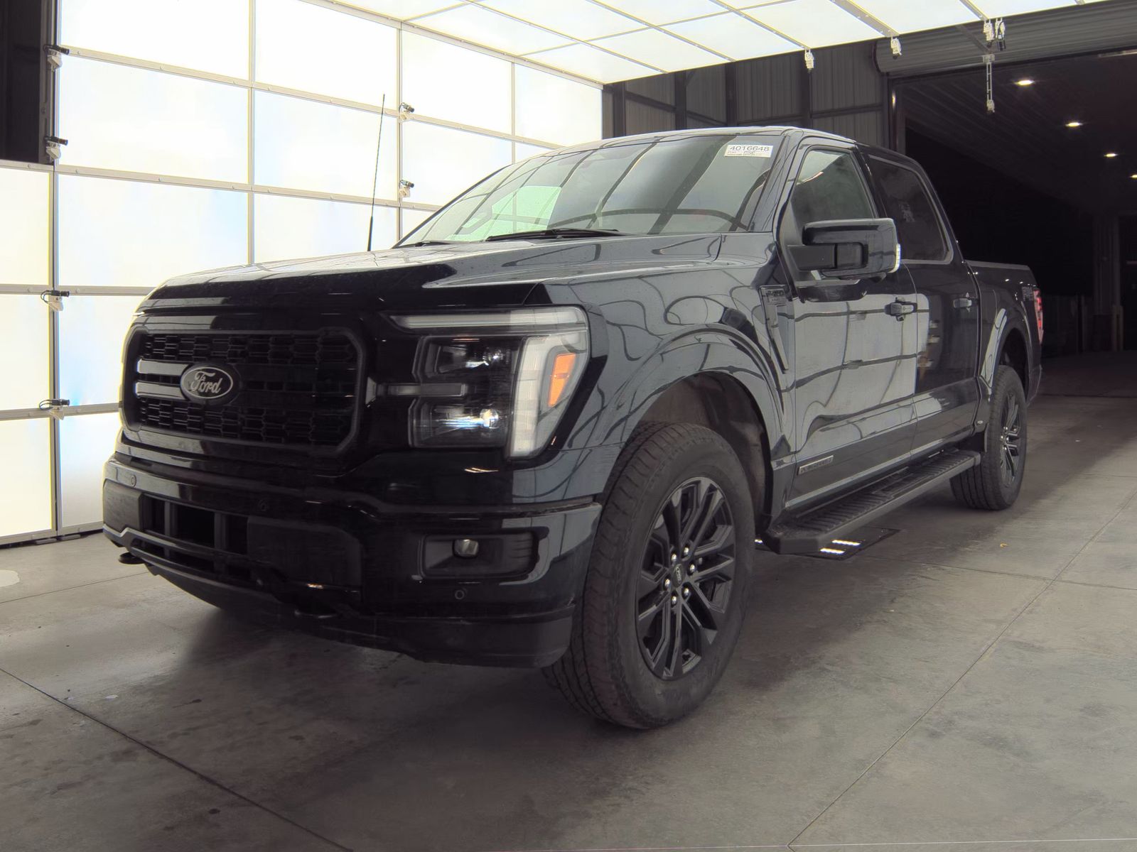 2025 Ford F-150 Hybrid Lariat AWD