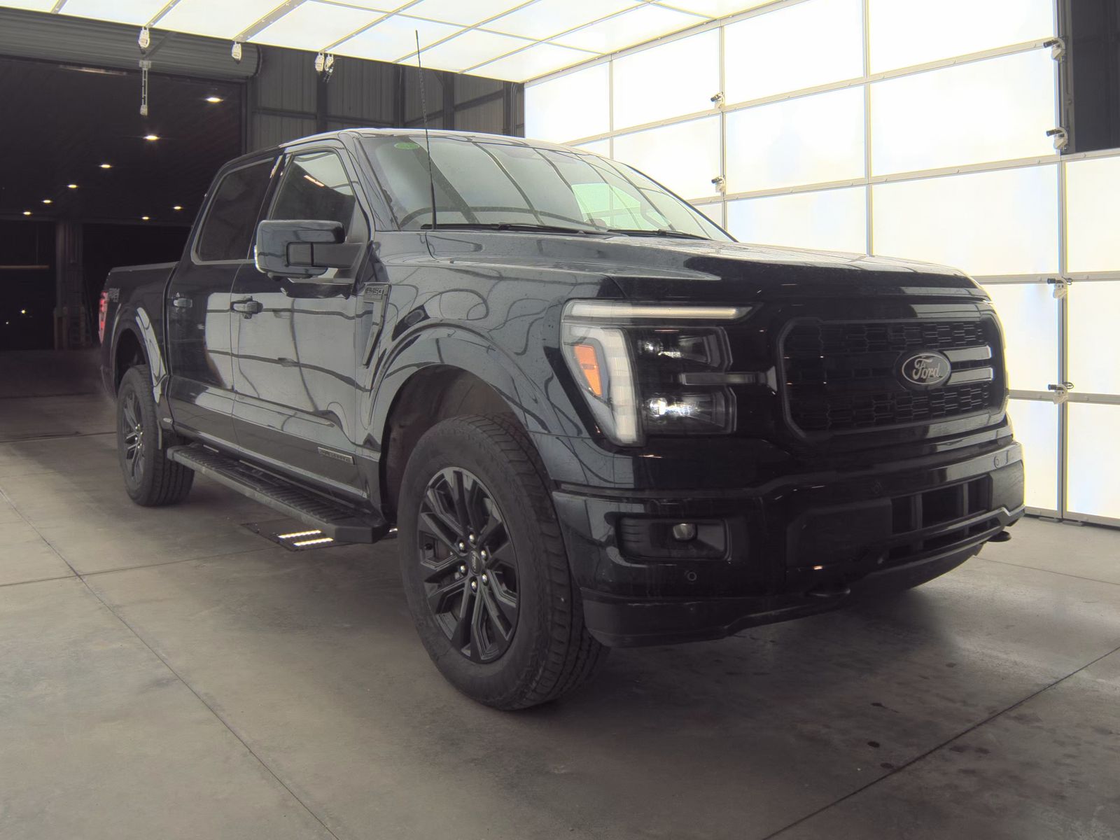 2025 Ford F-150 Hybrid Lariat AWD