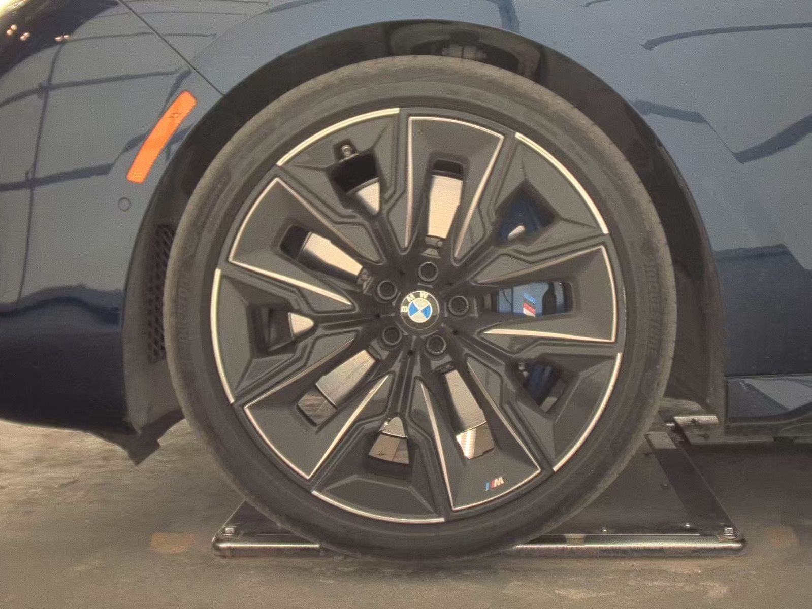 2023 BMW 7 Series 760i xDrive AWD