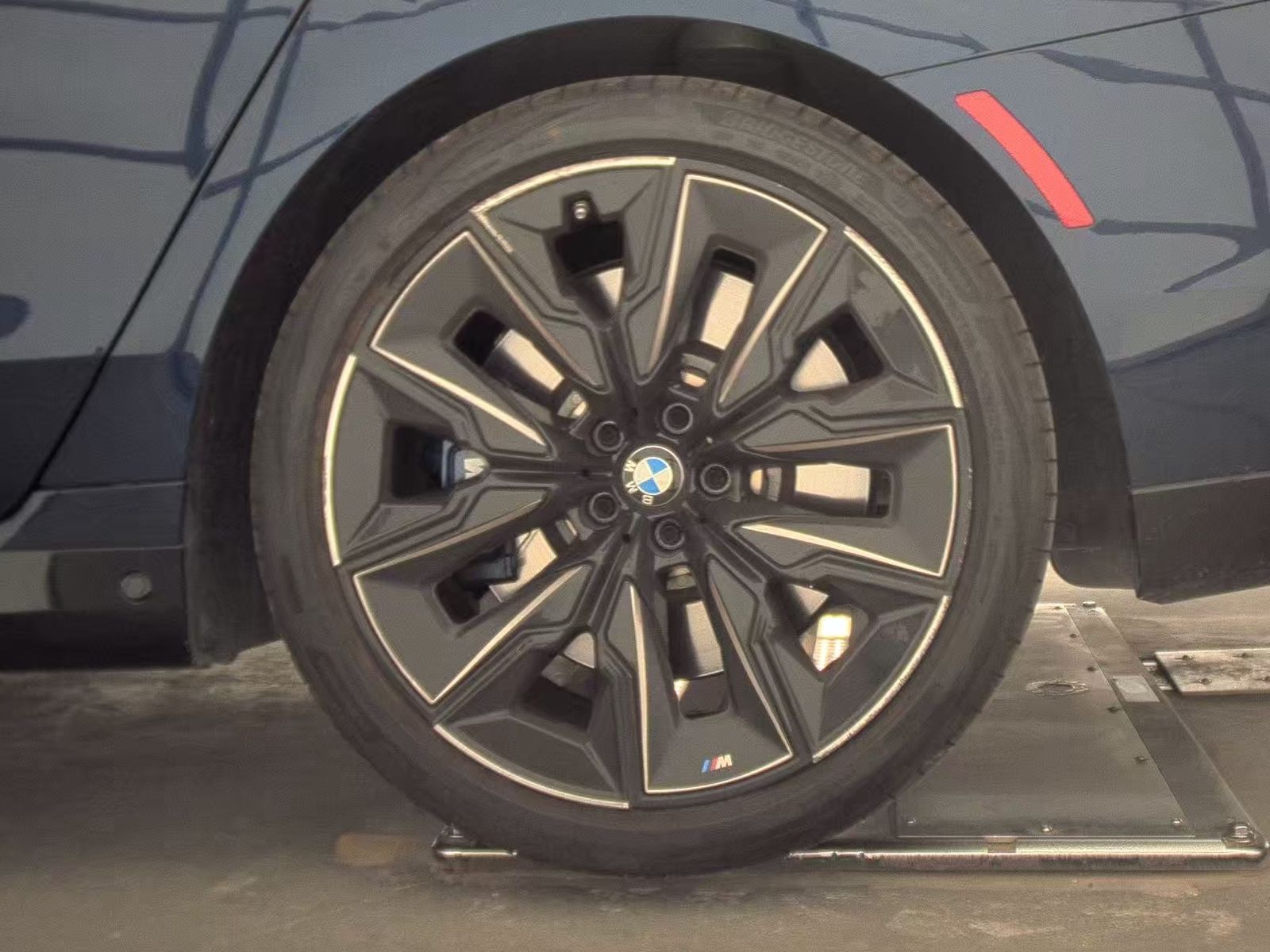 2023 BMW 7 Series 760i xDrive AWD