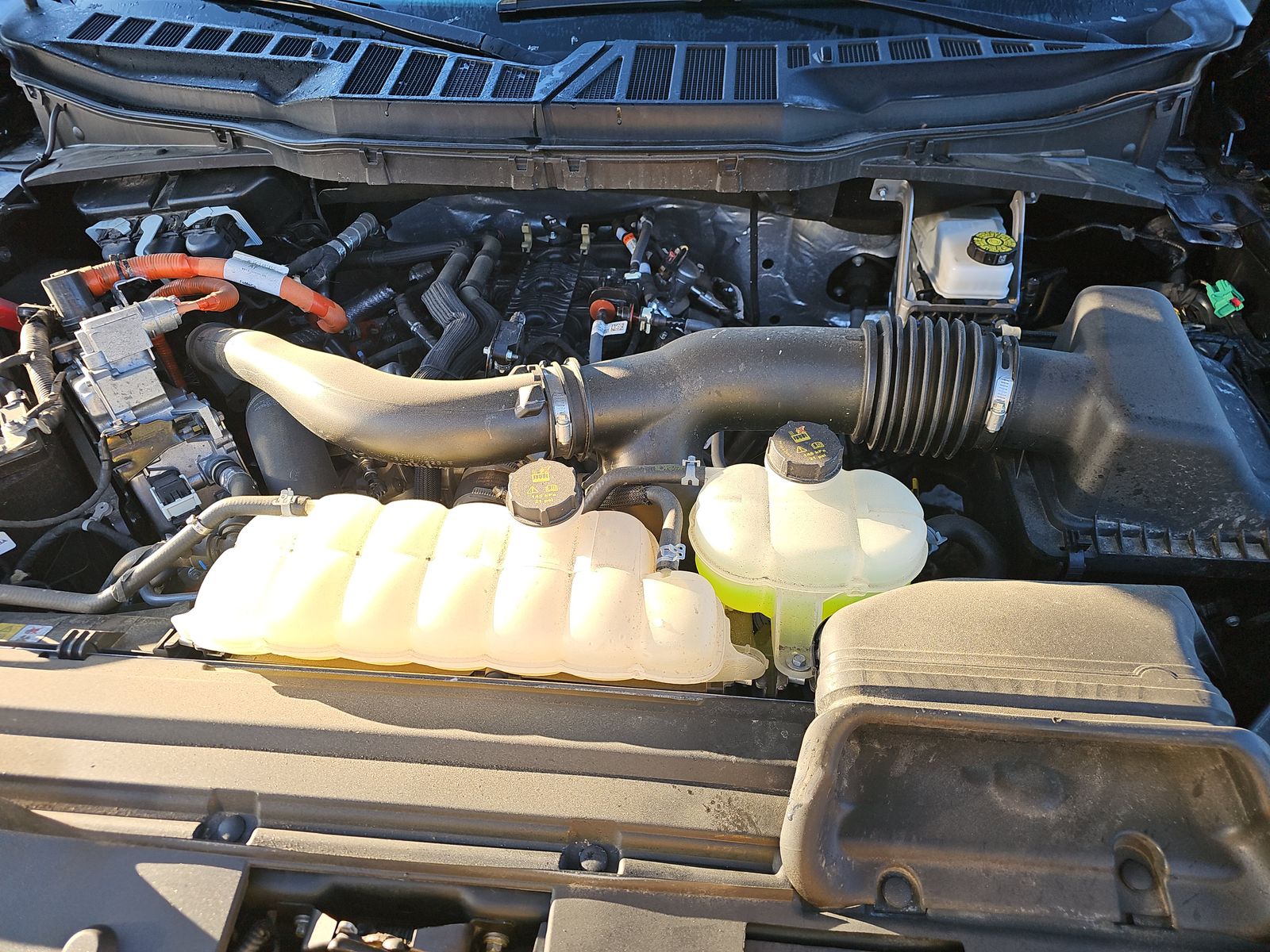 2025 Ford F-150 Hybrid Lariat AWD