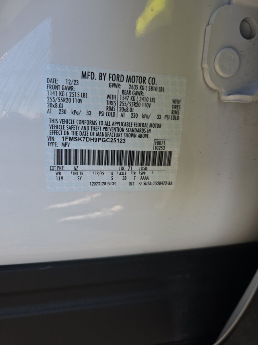 2023 Ford Explorer XLT RWD