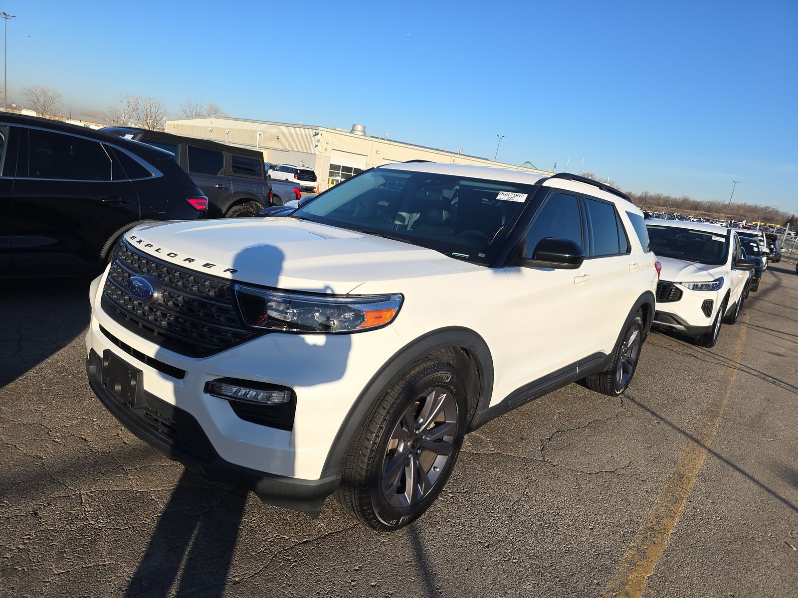 2023 Ford Explorer XLT RWD